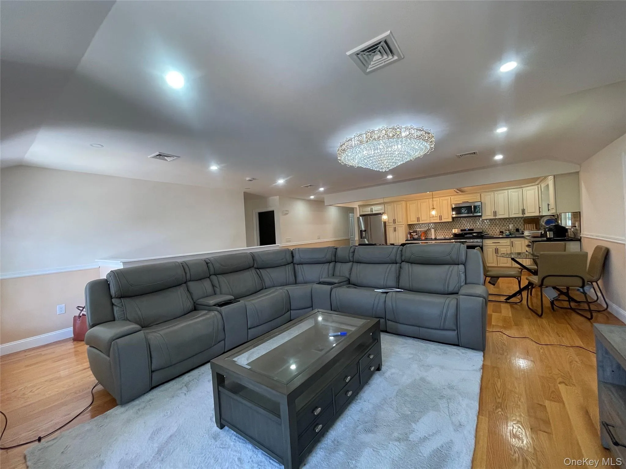 104-03 196th Street, New York, NY, 5 Bedrooms Bedrooms, 8 Rooms Rooms,3 BathroomsBathrooms,Residential Lease,For Rent,196th,0,1019131 104-03 196th Street, New York, NY, 5 Bedrooms Bedrooms, 8 Rooms Rooms,3 BathroomsBathrooms,Residential Lease,For Rent,196th,0,1019131