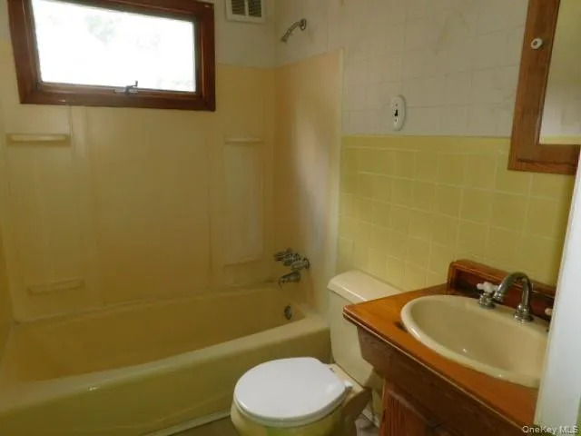 full bath main level full bath main level