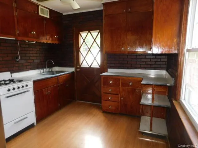 20 Farm Lane, Hyde Park, NY, 3 Bedrooms Bedrooms, 7 Rooms Rooms,1 BathroomBathrooms,Residential,For Rent,Farm,0,1019134 20 Farm Lane, Hyde Park, NY, 3 Bedrooms Bedrooms, 7 Rooms Rooms,1 BathroomBathrooms,Residential,For Rent,Farm,0,1019134