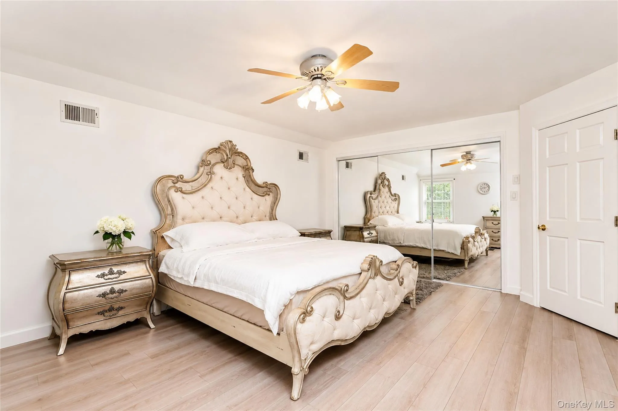 22 Putters Court, New York, NY, 4 Bedrooms Bedrooms, 8 Rooms Rooms,3 BathroomsBathrooms,Residential,For Rent,Putters,0,1019136 22 Putters Court, New York, NY, 4 Bedrooms Bedrooms, 8 Rooms Rooms,3 BathroomsBathrooms,Residential,For Rent,Putters,0,1019136