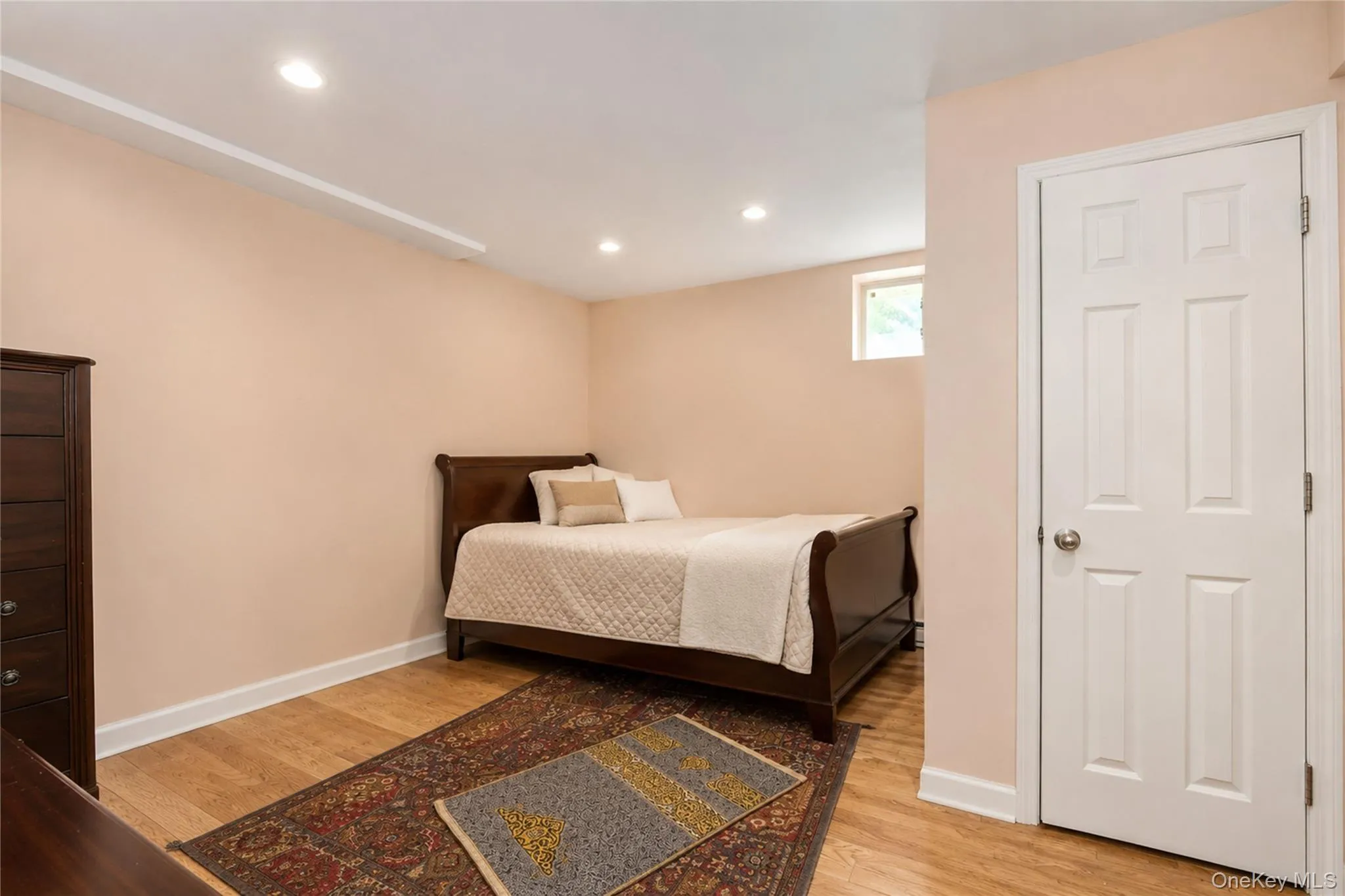 22 Putters Court, New York, NY, 4 Bedrooms Bedrooms, 8 Rooms Rooms,3 BathroomsBathrooms,Residential,For Rent,Putters,0,1019136 22 Putters Court, New York, NY, 4 Bedrooms Bedrooms, 8 Rooms Rooms,3 BathroomsBathrooms,Residential,For Rent,Putters,0,1019136