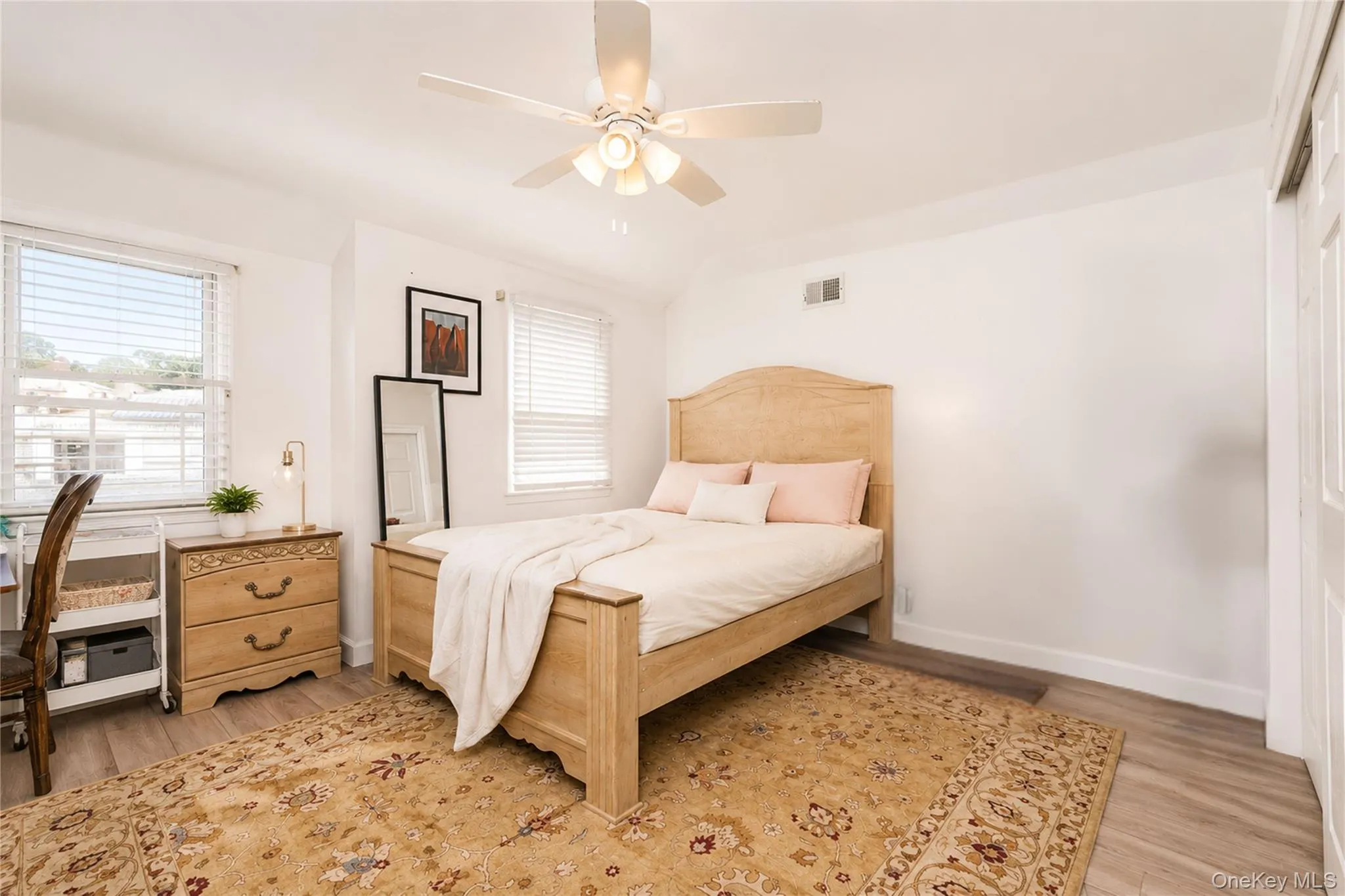 22 Putters Court, New York, NY, 4 Bedrooms Bedrooms, 8 Rooms Rooms,3 BathroomsBathrooms,Residential,For Rent,Putters,0,1019136 22 Putters Court, New York, NY, 4 Bedrooms Bedrooms, 8 Rooms Rooms,3 BathroomsBathrooms,Residential,For Rent,Putters,0,1019136