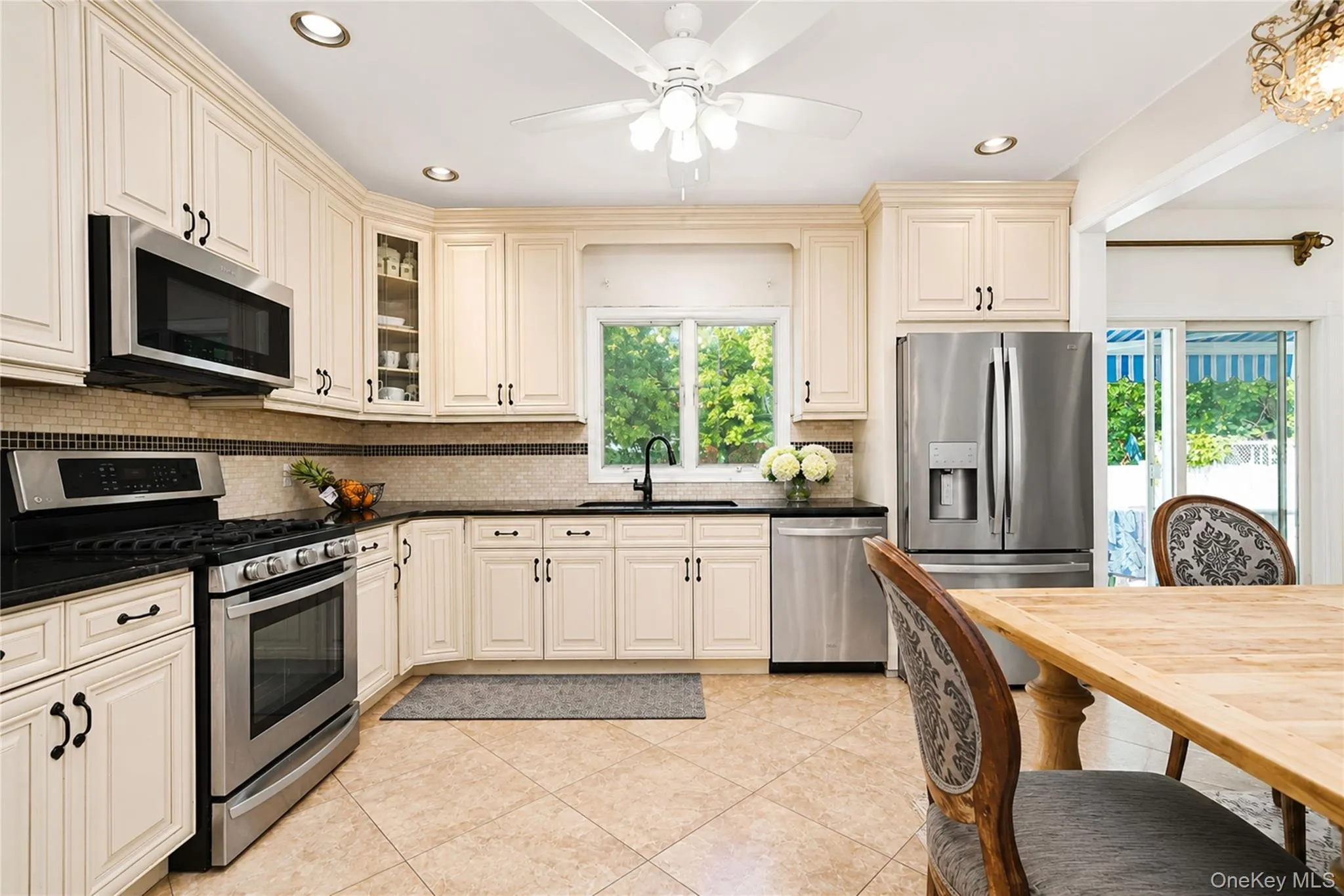 22 Putters Court, New York, NY, 4 Bedrooms Bedrooms, 8 Rooms Rooms,3 BathroomsBathrooms,Residential,For Rent,Putters,0,1019136 22 Putters Court, New York, NY, 4 Bedrooms Bedrooms, 8 Rooms Rooms,3 BathroomsBathrooms,Residential,For Rent,Putters,0,1019136