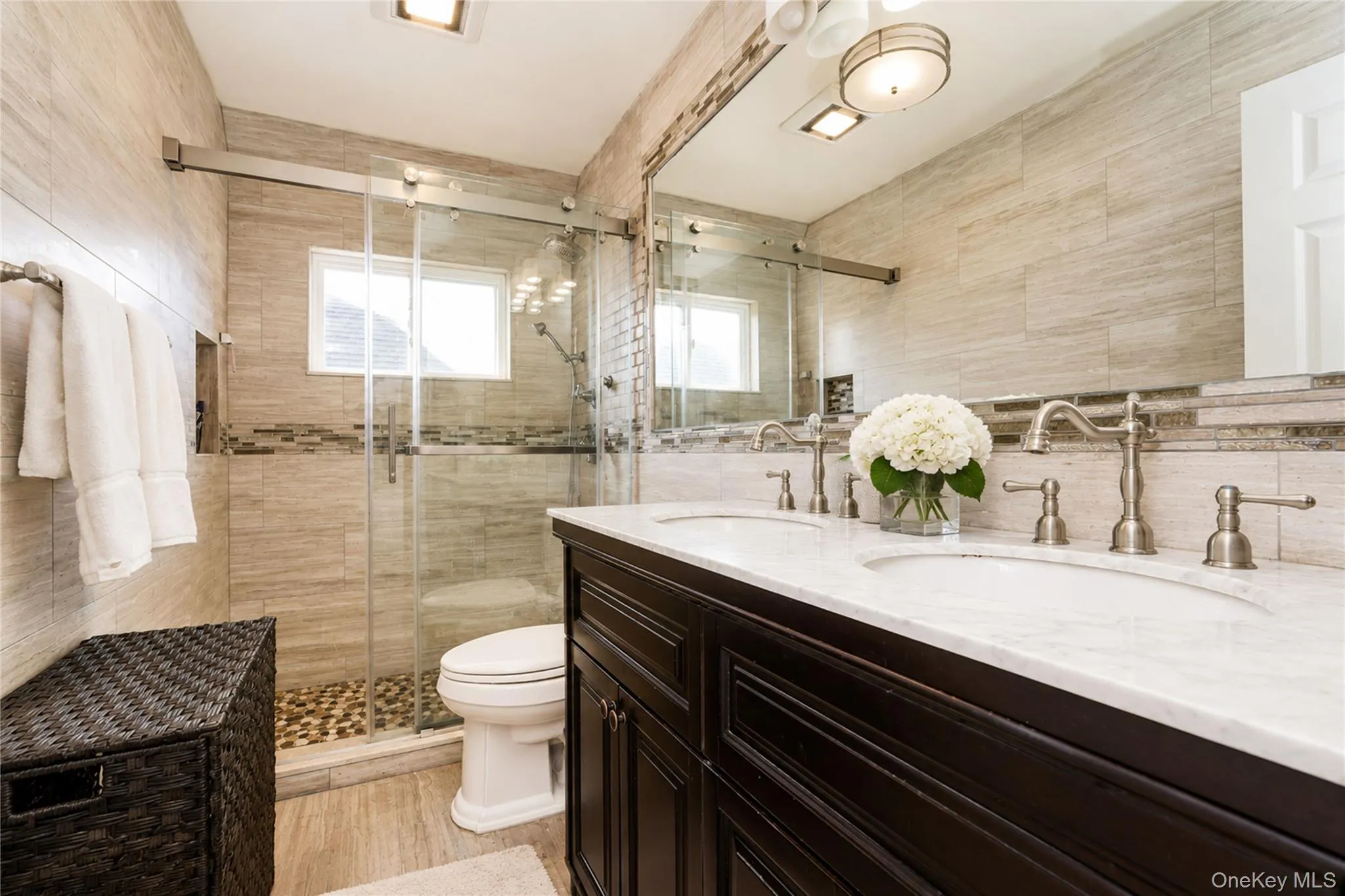 22 Putters Court, New York, NY, 4 Bedrooms Bedrooms, 8 Rooms Rooms,3 BathroomsBathrooms,Residential,For Rent,Putters,0,1019136 22 Putters Court, New York, NY, 4 Bedrooms Bedrooms, 8 Rooms Rooms,3 BathroomsBathrooms,Residential,For Rent,Putters,0,1019136