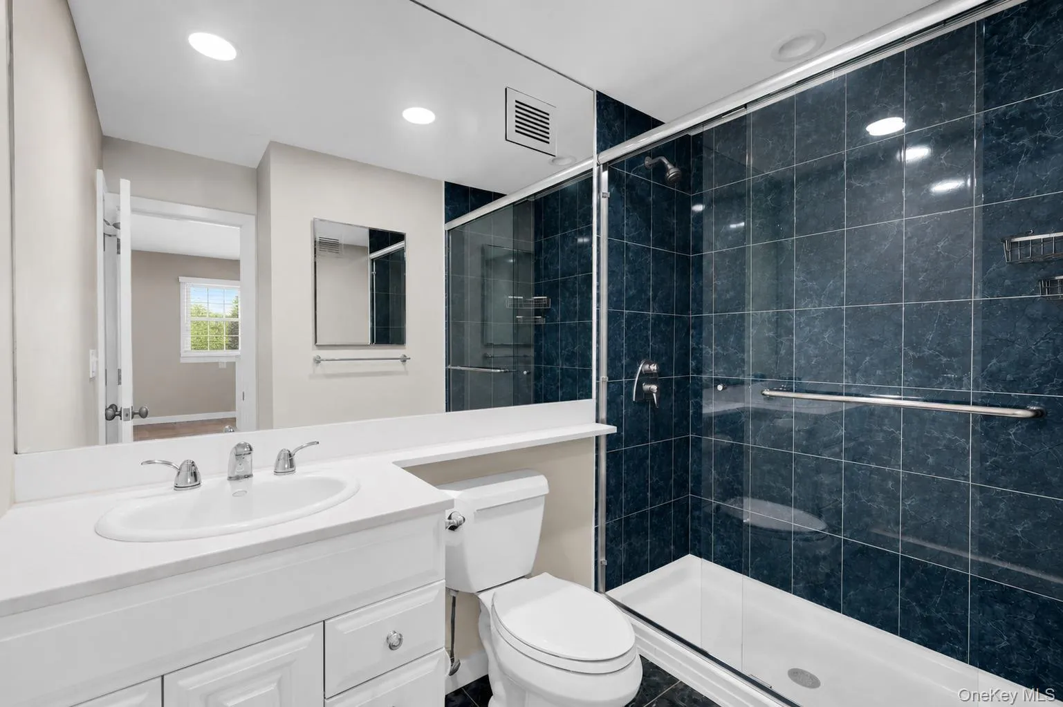 Full Bathroom Full Bathroom
