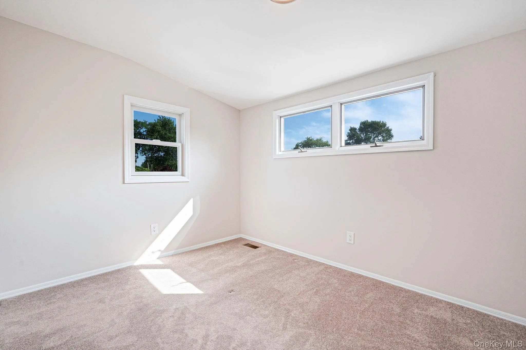 381 Clinton Avenue, Babylon, NY, 4 Bedrooms Bedrooms, 9 Rooms Rooms,2 BathroomsBathrooms,Residential,For Rent,Clinton,0,KEY1019140 381 Clinton Avenue, Babylon, NY, 4 Bedrooms Bedrooms, 9 Rooms Rooms,2 BathroomsBathrooms,Residential,For Rent,Clinton,0,KEY1019140