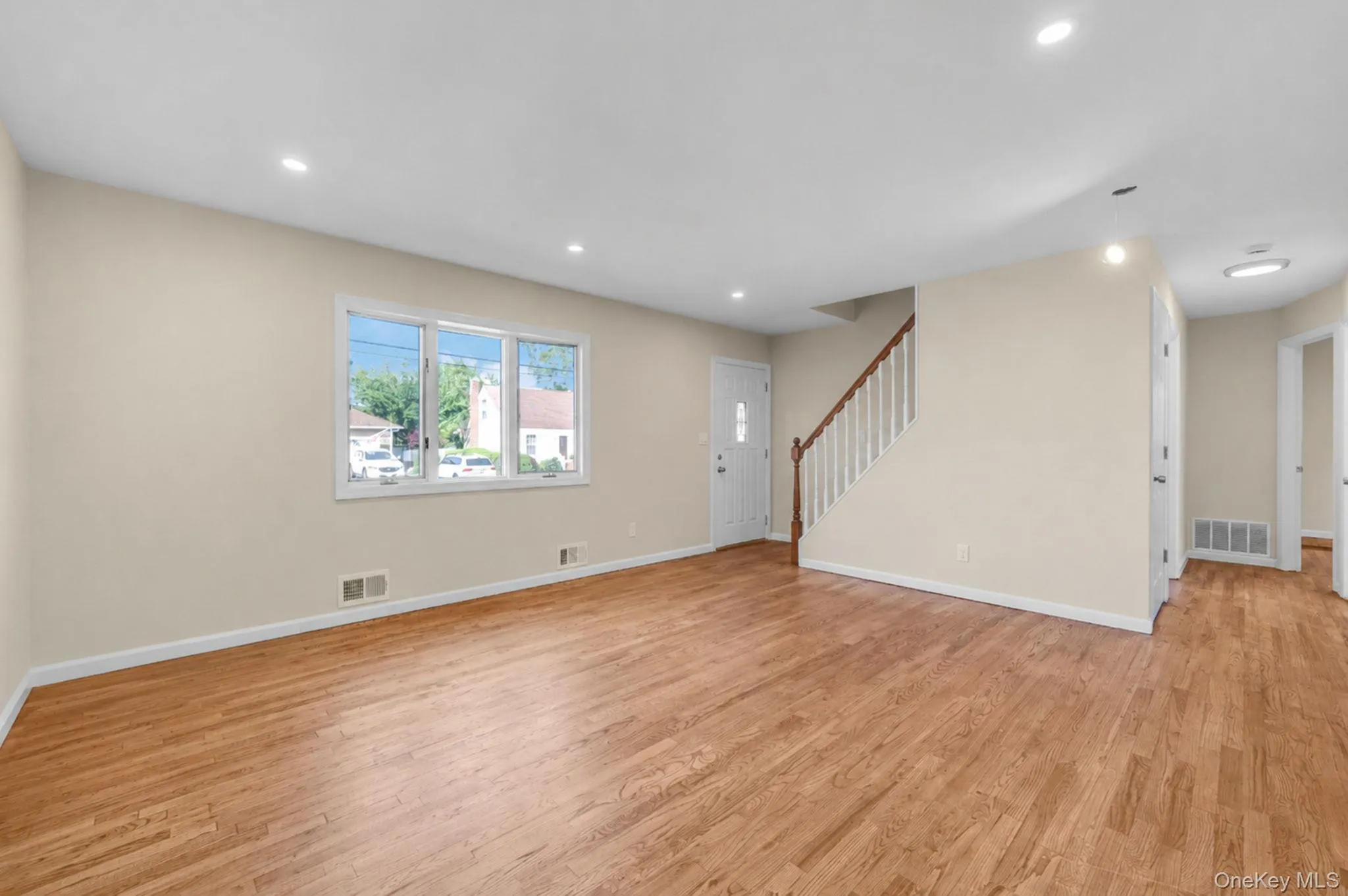 381 Clinton Avenue, Babylon, NY, 4 Bedrooms Bedrooms, 9 Rooms Rooms,2 BathroomsBathrooms,Residential,For Rent,Clinton,0,KEY1019140 381 Clinton Avenue, Babylon, NY, 4 Bedrooms Bedrooms, 9 Rooms Rooms,2 BathroomsBathrooms,Residential,For Rent,Clinton,0,KEY1019140