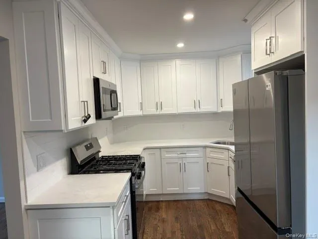 381 Clinton Avenue, Babylon, NY, 4 Bedrooms Bedrooms, 9 Rooms Rooms,2 BathroomsBathrooms,Residential,For Rent,Clinton,0,KEY1019140 381 Clinton Avenue, Babylon, NY, 4 Bedrooms Bedrooms, 9 Rooms Rooms,2 BathroomsBathrooms,Residential,For Rent,Clinton,0,KEY1019140