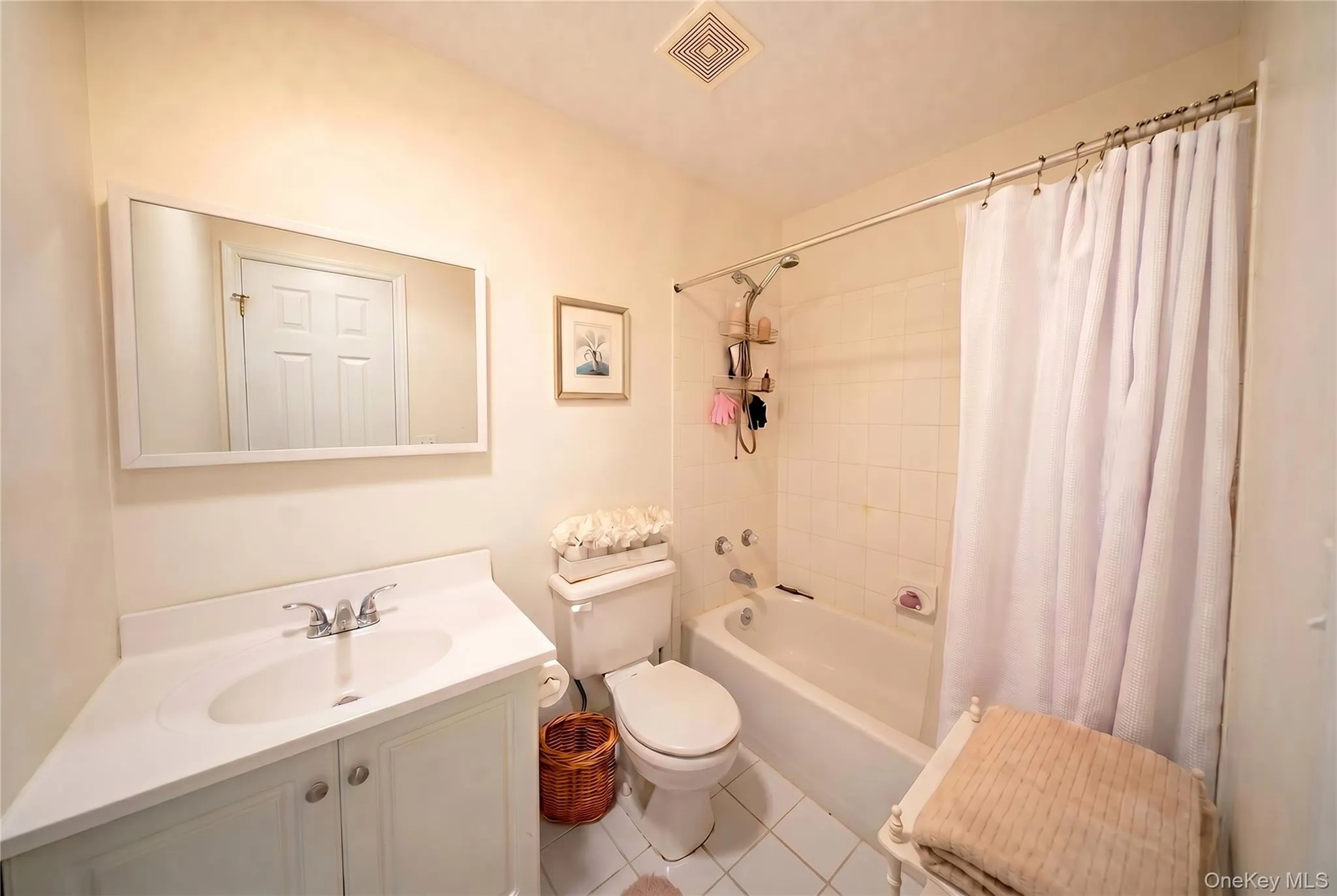56 Leeward Court, Brookhaven, NY, 2 Bedrooms Bedrooms, 5 Rooms Rooms,2 BathroomsBathrooms,Residential,For Rent,Leeward,0,1019153 56 Leeward Court, Brookhaven, NY, 2 Bedrooms Bedrooms, 5 Rooms Rooms,2 BathroomsBathrooms,Residential,For Rent,Leeward,0,1019153