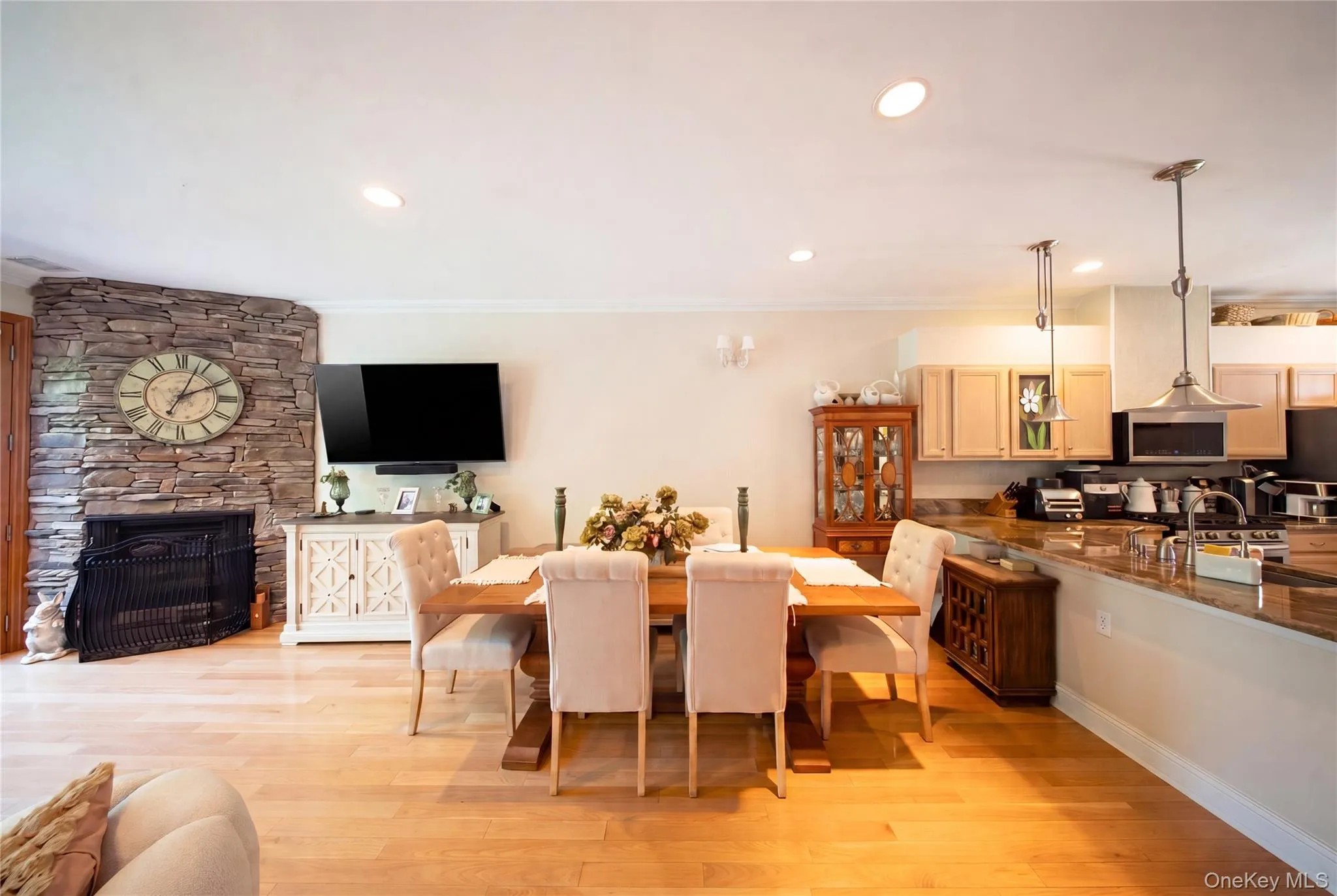 56 Leeward Court, Brookhaven, NY, 2 Bedrooms Bedrooms, 5 Rooms Rooms,2 BathroomsBathrooms,Residential,For Rent,Leeward,0,1019153 56 Leeward Court, Brookhaven, NY, 2 Bedrooms Bedrooms, 5 Rooms Rooms,2 BathroomsBathrooms,Residential,For Rent,Leeward,0,1019153