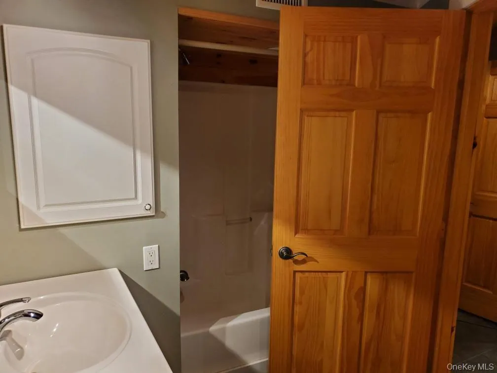 23 Orange Terrace, Middletown, NY, 3 Bedrooms Bedrooms, 6 Rooms Rooms,3 BathroomsBathrooms,Residential,For Rent,Orange,0,1019155 23 Orange Terrace, Middletown, NY, 3 Bedrooms Bedrooms, 6 Rooms Rooms,3 BathroomsBathrooms,Residential,For Rent,Orange,0,1019155