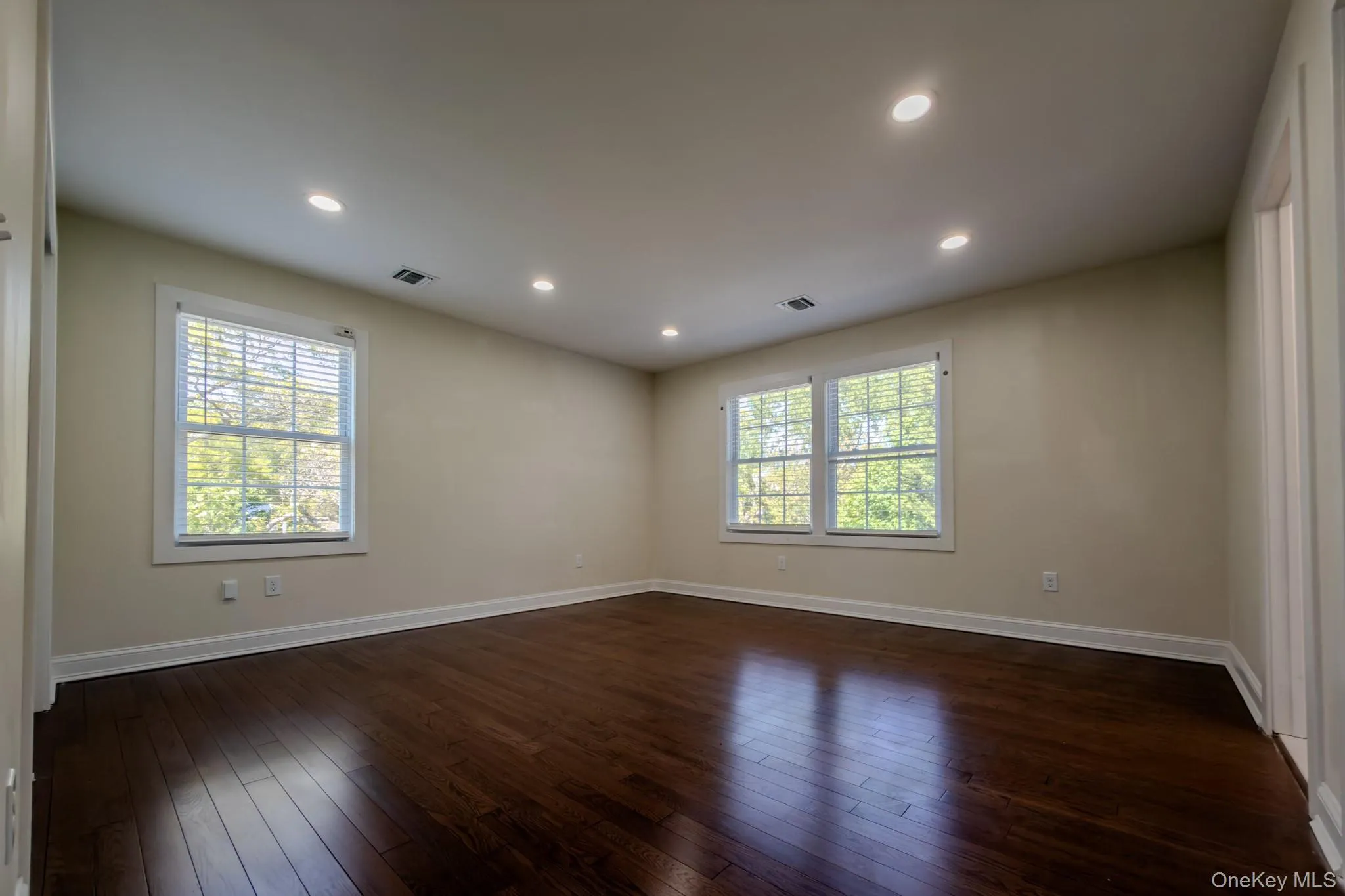 71 Penn Street, Brookhaven, NY, 3 Bedrooms Bedrooms, 10 Rooms Rooms,4 BathroomsBathrooms,Residential,For Rent,Penn,0,KEY1019159 71 Penn Street, Brookhaven, NY, 3 Bedrooms Bedrooms, 10 Rooms Rooms,4 BathroomsBathrooms,Residential,For Rent,Penn,0,KEY1019159