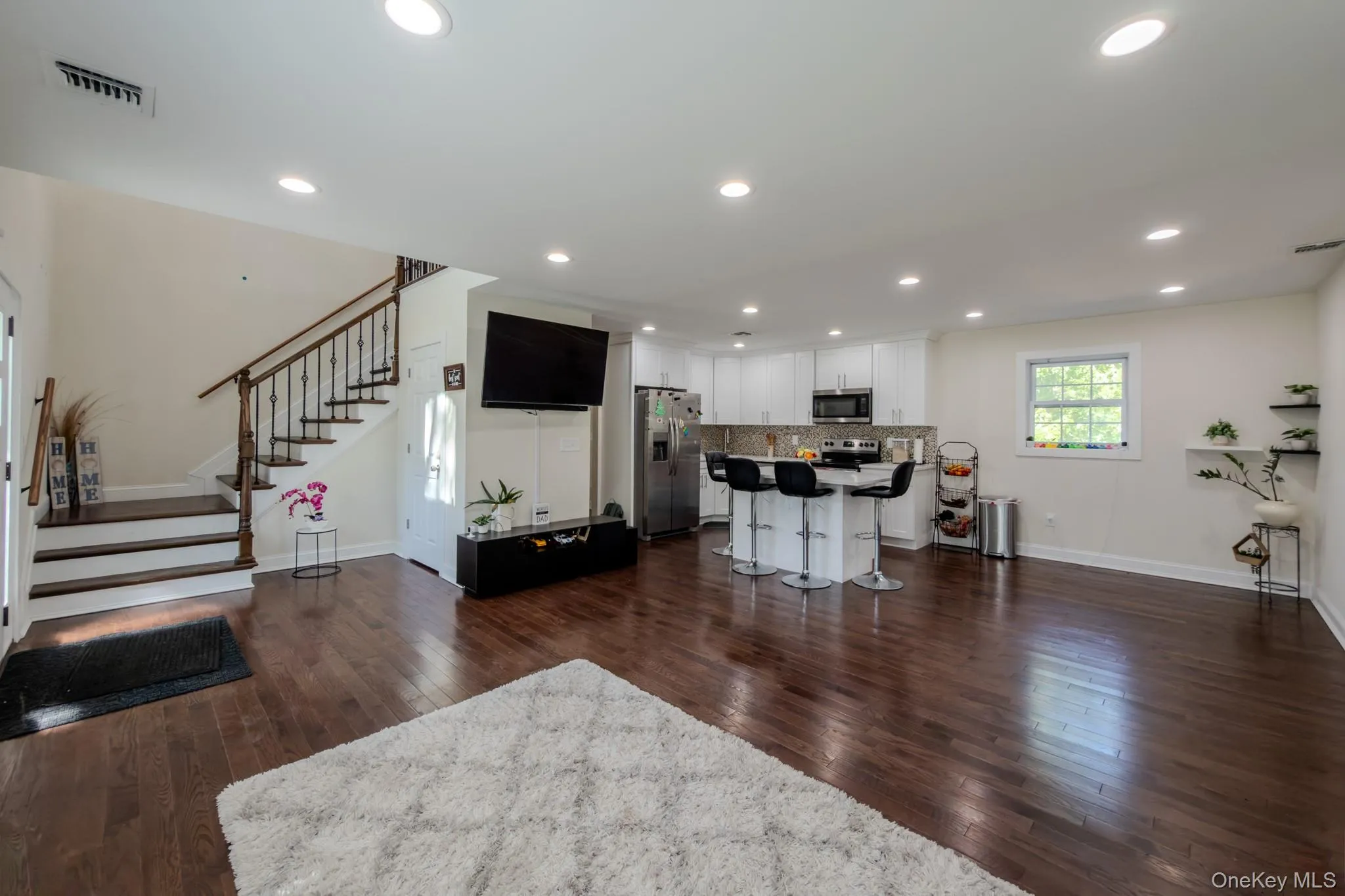 71 Penn Street, Brookhaven, NY, 3 Bedrooms Bedrooms, 10 Rooms Rooms,4 BathroomsBathrooms,Residential,For Rent,Penn,0,KEY1019159 71 Penn Street, Brookhaven, NY, 3 Bedrooms Bedrooms, 10 Rooms Rooms,4 BathroomsBathrooms,Residential,For Rent,Penn,0,KEY1019159