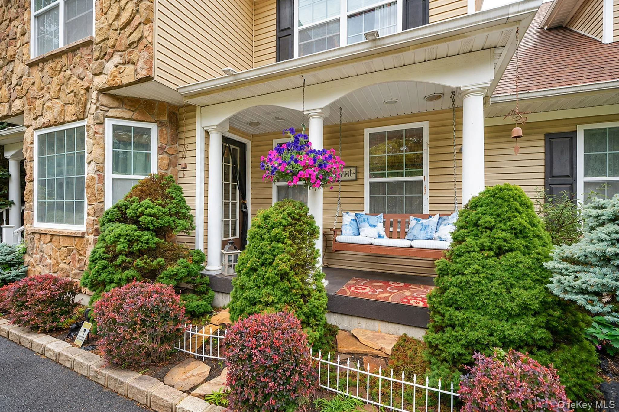 17 Holmes Avenue, Brookhaven, NY, 5 Bedrooms Bedrooms, 10 Rooms Rooms,2 BathroomsBathrooms,Residential,For Rent,Holmes,0,1019160 17 Holmes Avenue, Brookhaven, NY, 5 Bedrooms Bedrooms, 10 Rooms Rooms,2 BathroomsBathrooms,Residential,For Rent,Holmes,0,1019160