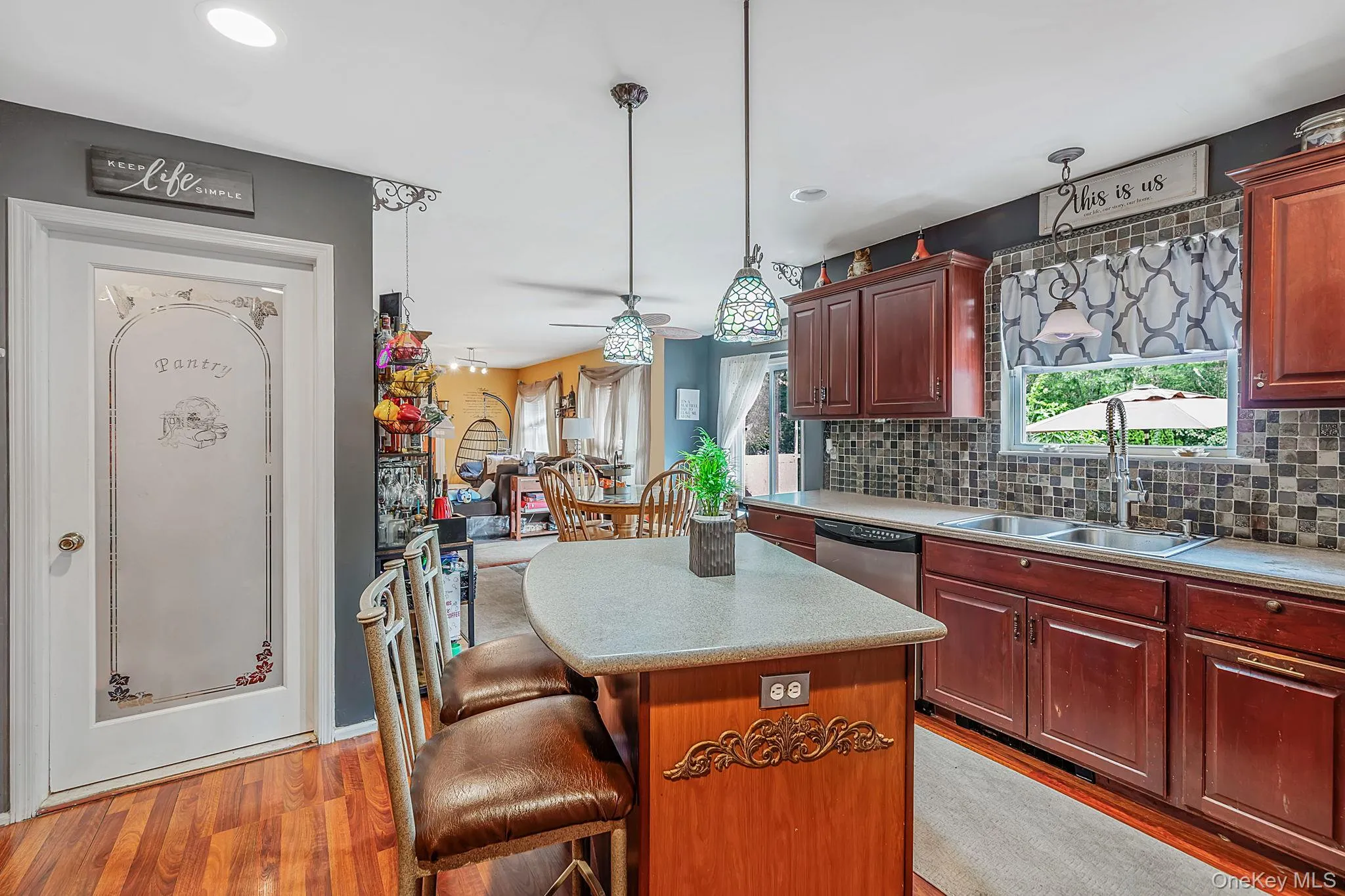 17 Holmes Avenue, Brookhaven, NY, 5 Bedrooms Bedrooms, 10 Rooms Rooms,2 BathroomsBathrooms,Residential,For Rent,Holmes,0,1019160 17 Holmes Avenue, Brookhaven, NY, 5 Bedrooms Bedrooms, 10 Rooms Rooms,2 BathroomsBathrooms,Residential,For Rent,Holmes,0,1019160