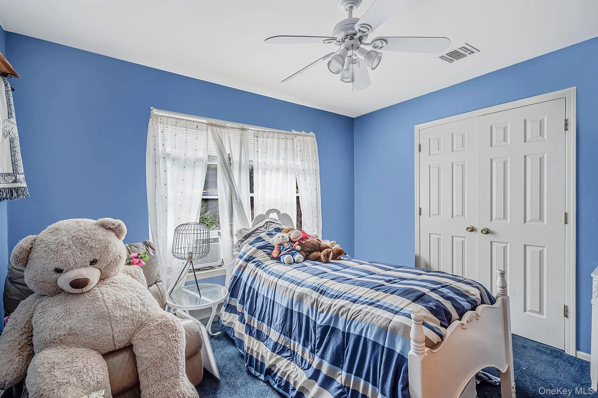 17 Holmes Avenue, Brookhaven, NY, 5 Bedrooms Bedrooms, 10 Rooms Rooms,2 BathroomsBathrooms,Residential,For Rent,Holmes,0,1019160 17 Holmes Avenue, Brookhaven, NY, 5 Bedrooms Bedrooms, 10 Rooms Rooms,2 BathroomsBathrooms,Residential,For Rent,Holmes,0,1019160