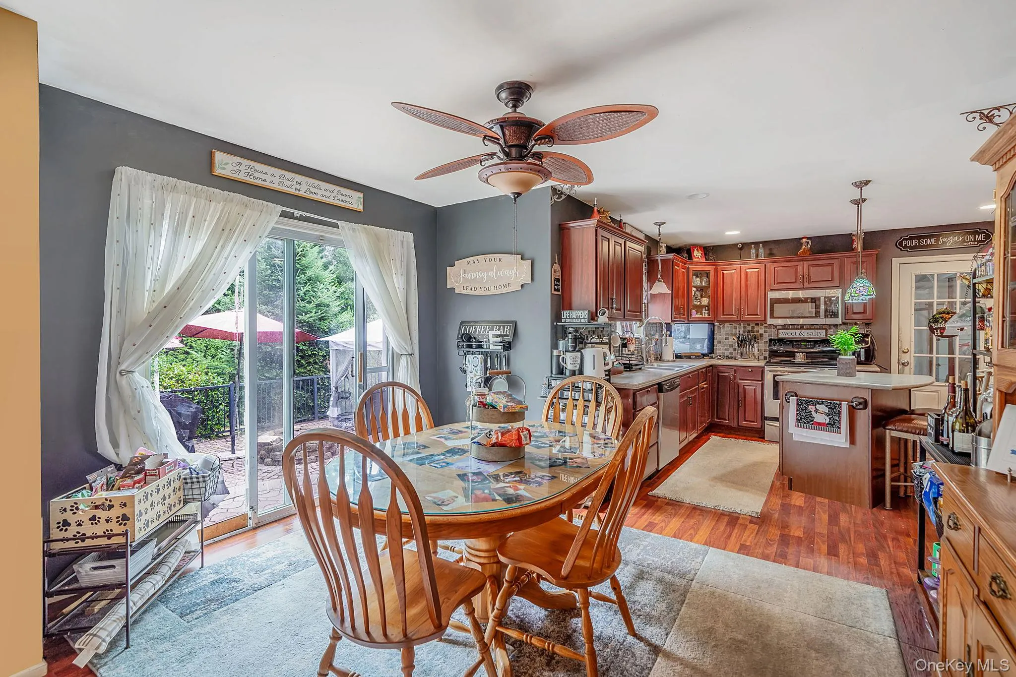 17 Holmes Avenue, Brookhaven, NY, 5 Bedrooms Bedrooms, 10 Rooms Rooms,2 BathroomsBathrooms,Residential,For Rent,Holmes,0,1019160 17 Holmes Avenue, Brookhaven, NY, 5 Bedrooms Bedrooms, 10 Rooms Rooms,2 BathroomsBathrooms,Residential,For Rent,Holmes,0,1019160