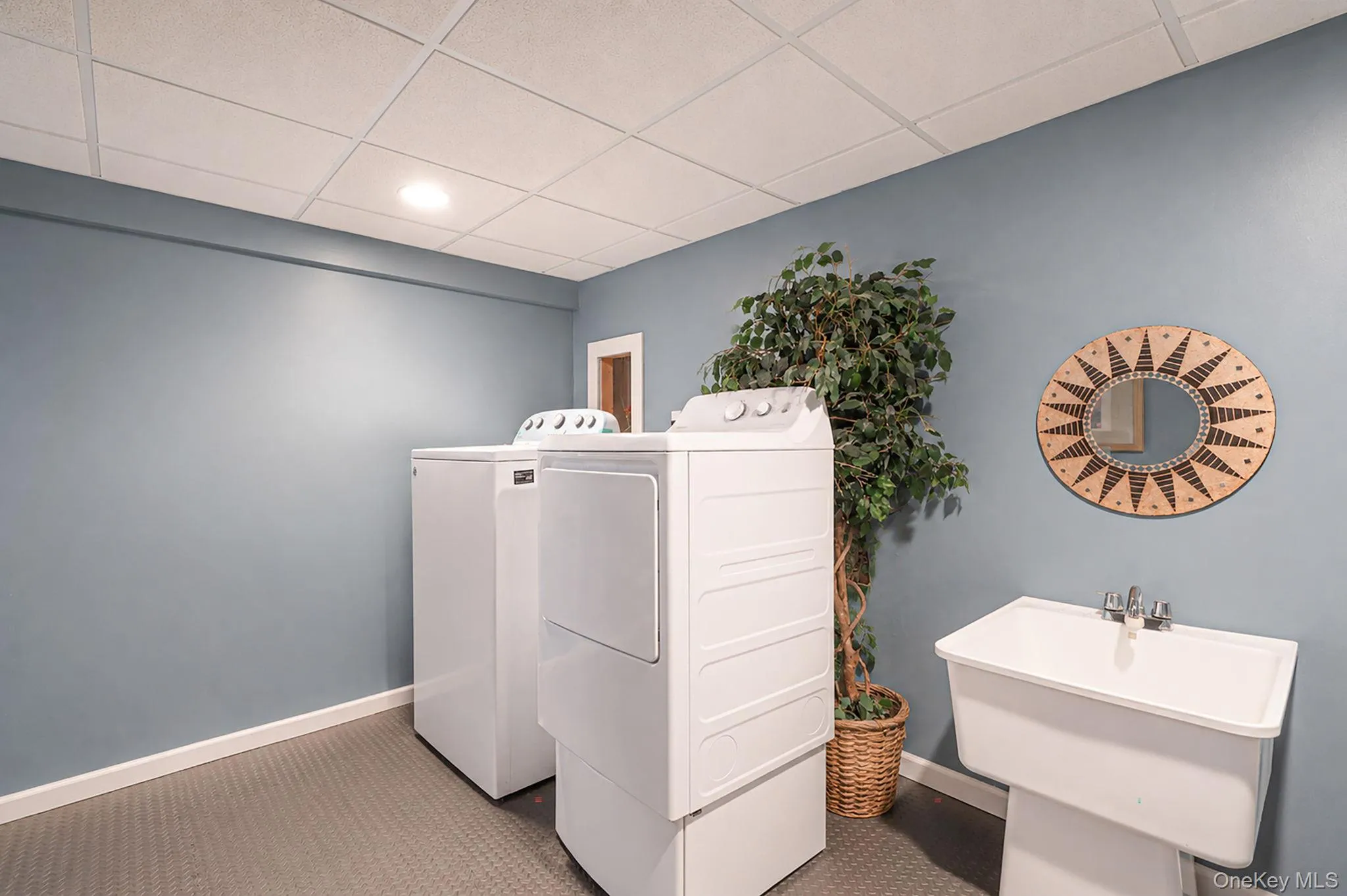 17 Holmes Avenue, Brookhaven, NY, 5 Bedrooms Bedrooms, 10 Rooms Rooms,2 BathroomsBathrooms,Residential,For Rent,Holmes,0,1019160 17 Holmes Avenue, Brookhaven, NY, 5 Bedrooms Bedrooms, 10 Rooms Rooms,2 BathroomsBathrooms,Residential,For Rent,Holmes,0,1019160