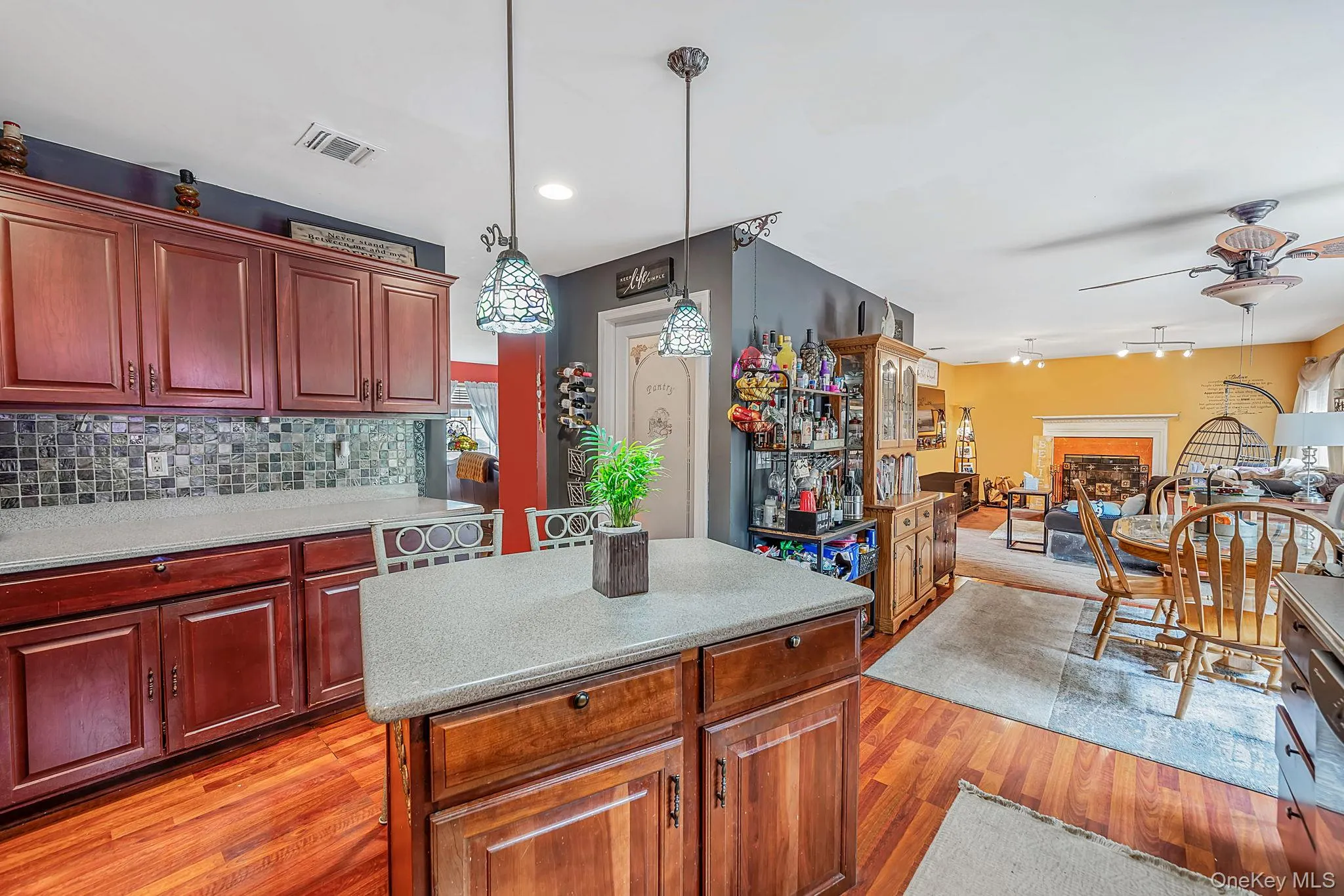 17 Holmes Avenue, Brookhaven, NY, 5 Bedrooms Bedrooms, 10 Rooms Rooms,2 BathroomsBathrooms,Residential,For Rent,Holmes,0,1019160 17 Holmes Avenue, Brookhaven, NY, 5 Bedrooms Bedrooms, 10 Rooms Rooms,2 BathroomsBathrooms,Residential,For Rent,Holmes,0,1019160