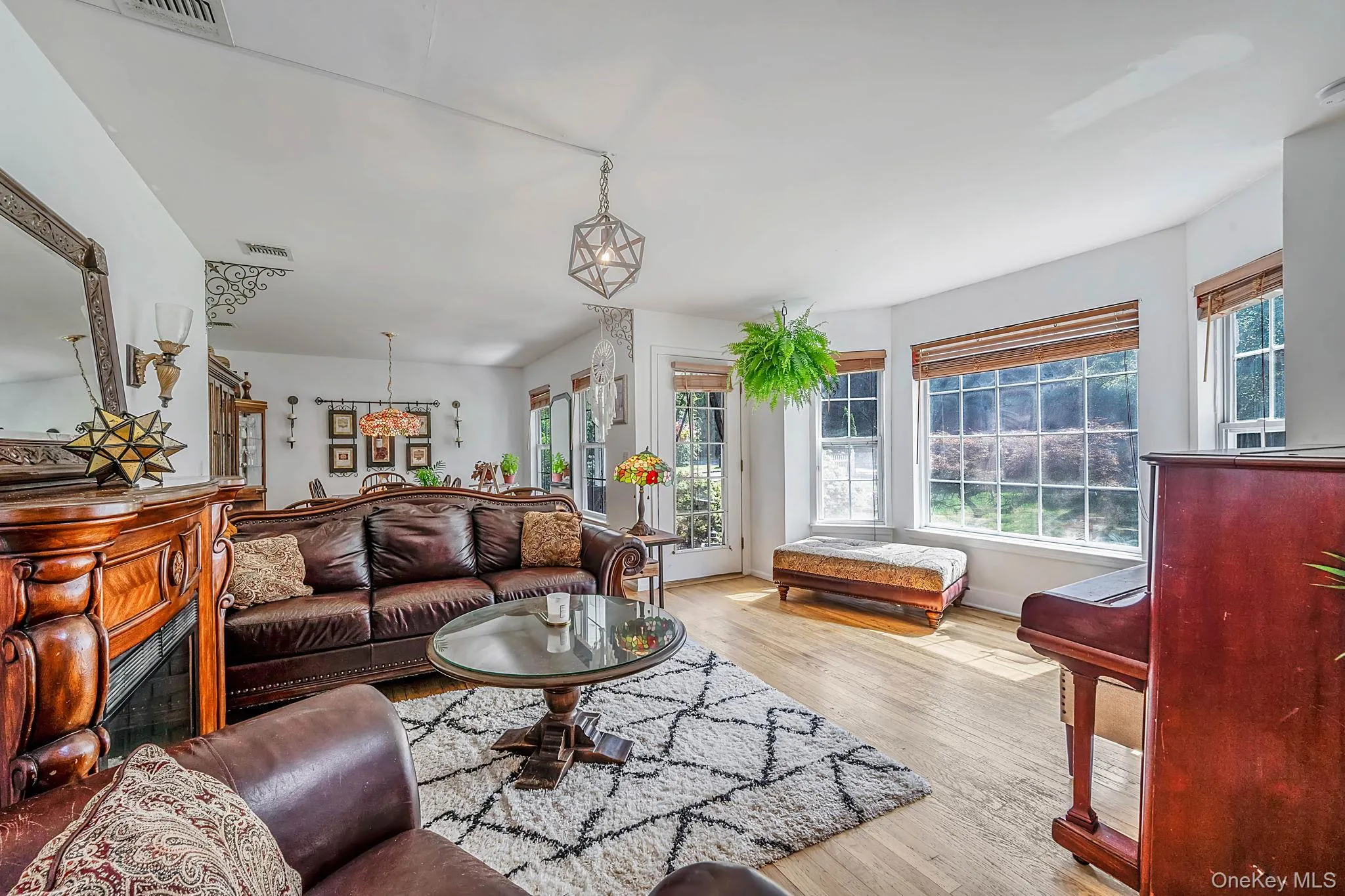 17 Holmes Avenue, Brookhaven, NY, 5 Bedrooms Bedrooms, 10 Rooms Rooms,2 BathroomsBathrooms,Residential,For Rent,Holmes,0,1019160 17 Holmes Avenue, Brookhaven, NY, 5 Bedrooms Bedrooms, 10 Rooms Rooms,2 BathroomsBathrooms,Residential,For Rent,Holmes,0,1019160