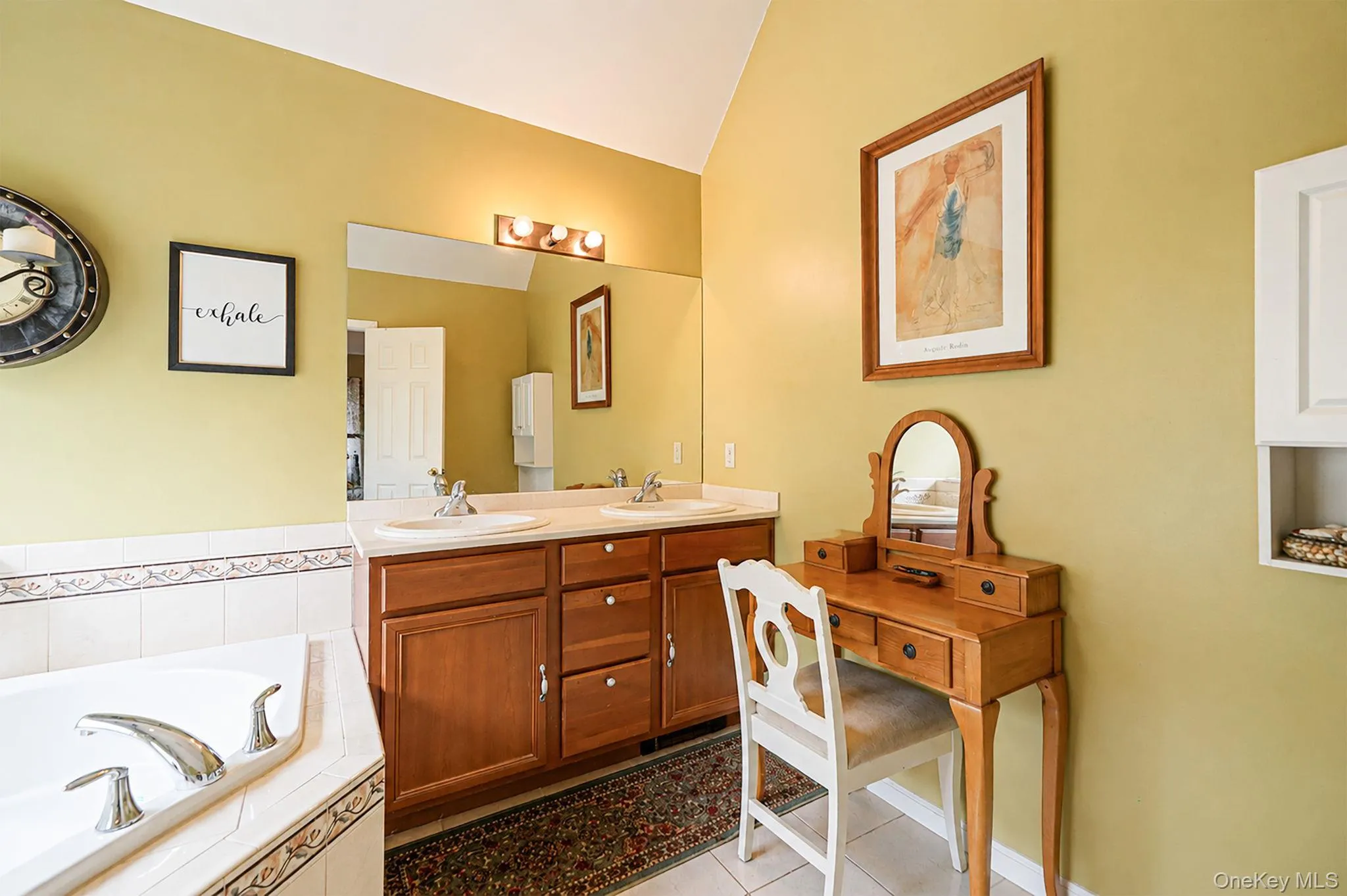 17 Holmes Avenue, Brookhaven, NY, 5 Bedrooms Bedrooms, 10 Rooms Rooms,2 BathroomsBathrooms,Residential,For Rent,Holmes,0,1019160 17 Holmes Avenue, Brookhaven, NY, 5 Bedrooms Bedrooms, 10 Rooms Rooms,2 BathroomsBathrooms,Residential,For Rent,Holmes,0,1019160