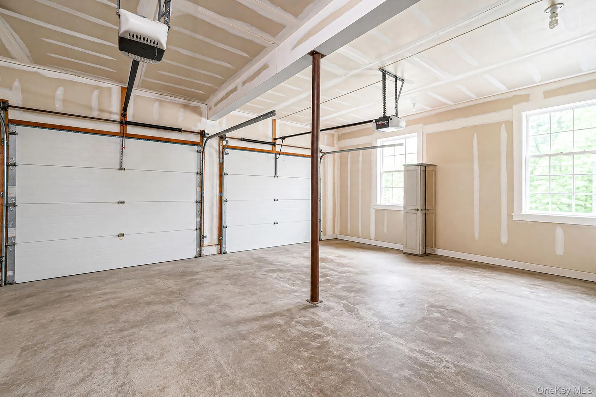 17 Holmes Avenue, Brookhaven, NY, 5 Bedrooms Bedrooms, 10 Rooms Rooms,2 BathroomsBathrooms,Residential,For Rent,Holmes,0,1019160 17 Holmes Avenue, Brookhaven, NY, 5 Bedrooms Bedrooms, 10 Rooms Rooms,2 BathroomsBathrooms,Residential,For Rent,Holmes,0,1019160