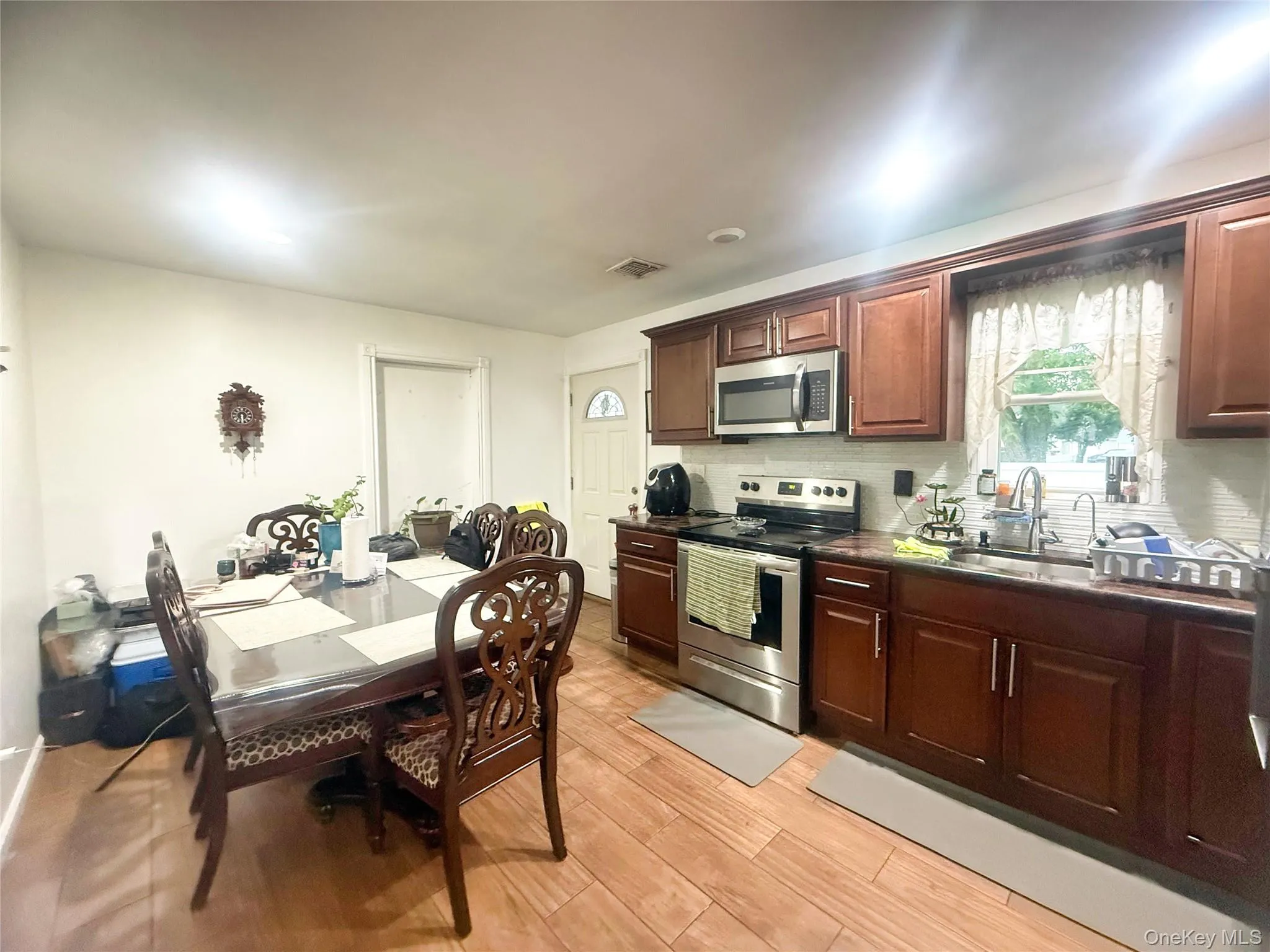 32 Bedford Street, Babylon, NY, 5 Bedrooms Bedrooms, 9 Rooms Rooms,2 BathroomsBathrooms,Residential,For Rent,Bedford,0,KEY1019163 32 Bedford Street, Babylon, NY, 5 Bedrooms Bedrooms, 9 Rooms Rooms,2 BathroomsBathrooms,Residential,For Rent,Bedford,0,KEY1019163