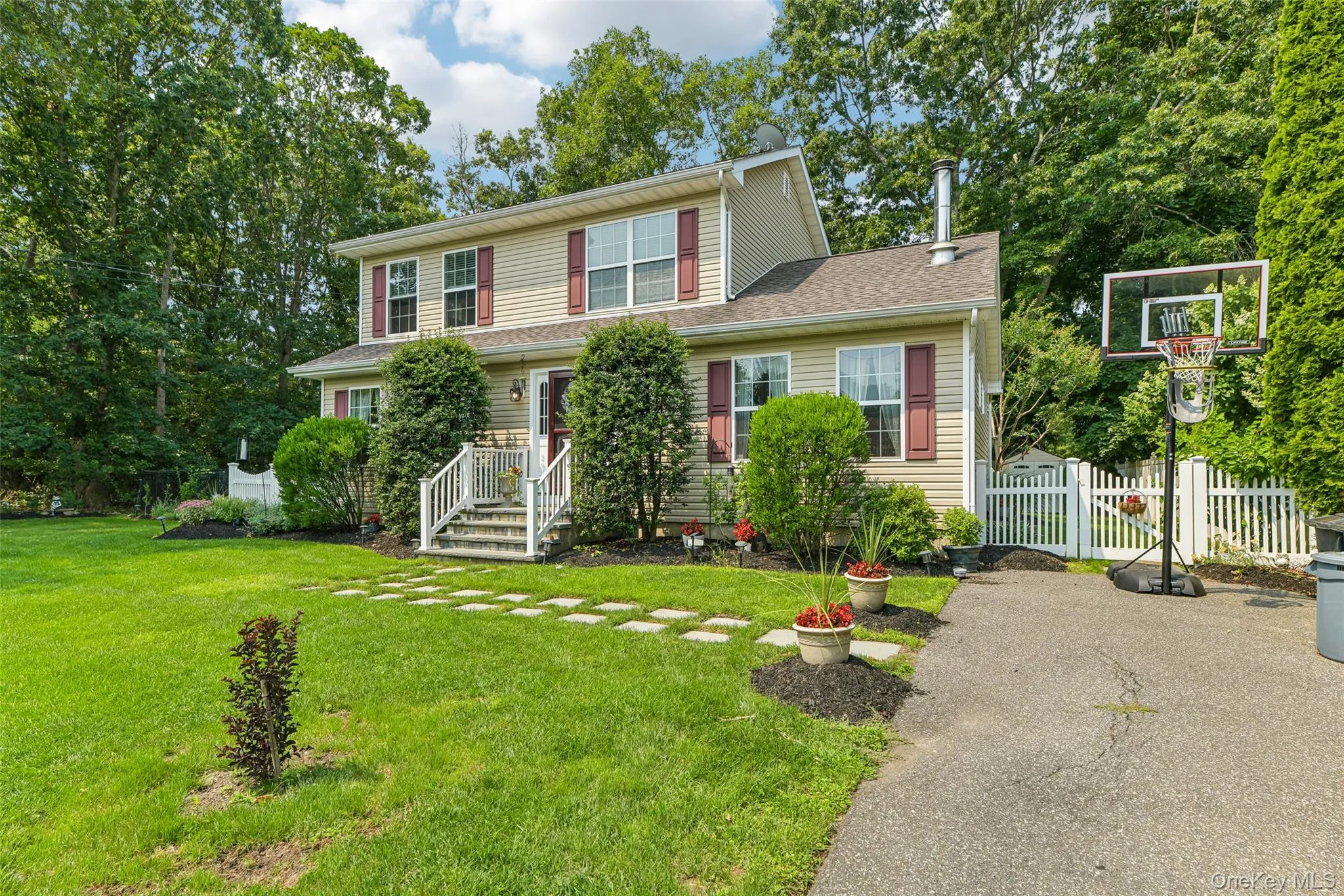 330 Harrison Avenue, Brookhaven, NY, 4 Bedrooms Bedrooms, 7 Rooms Rooms,2 BathroomsBathrooms,Residential,For Rent,Harrison,0,1019175 330 Harrison Avenue, Brookhaven, NY, 4 Bedrooms Bedrooms, 7 Rooms Rooms,2 BathroomsBathrooms,Residential,For Rent,Harrison,0,1019175