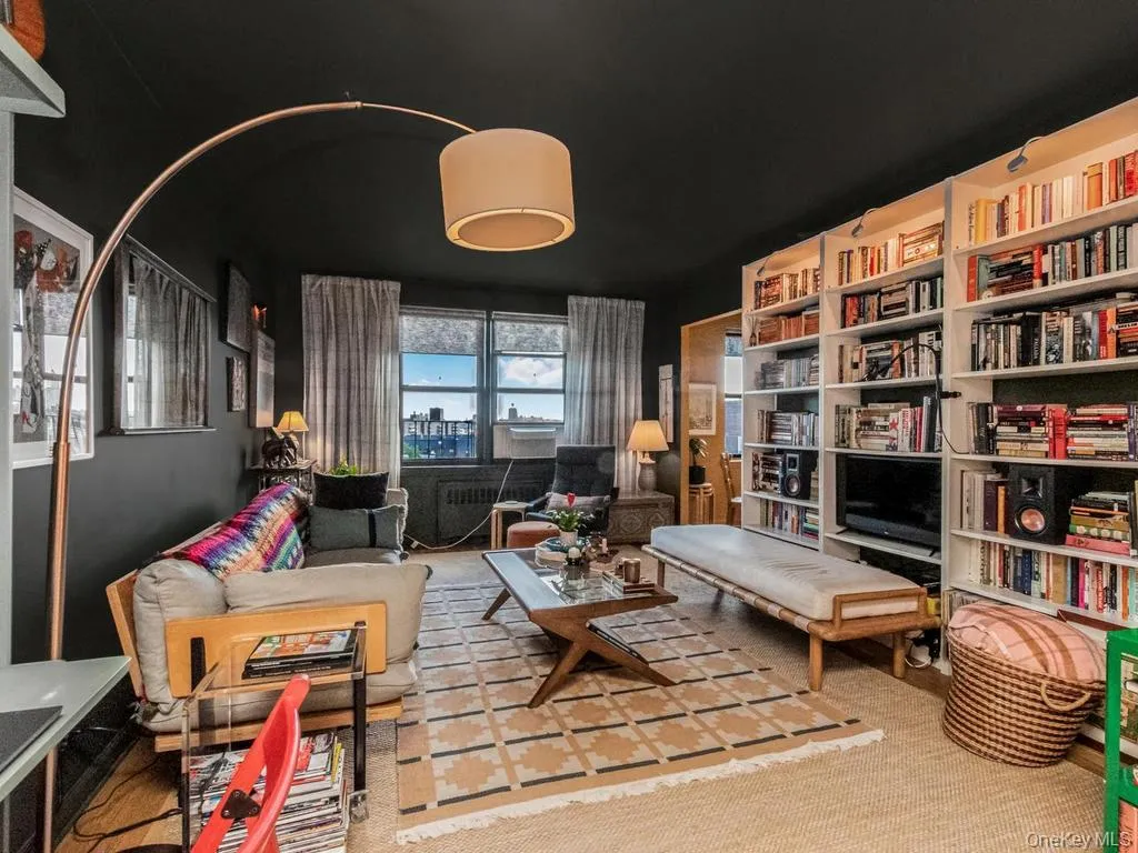 3840 Greystone Avenue, New York, NY, 1 Bedroom Bedrooms, 4 Rooms Rooms,1 BathroomBathrooms,Residential,For Rent,Greystone,0,1019181 3840 Greystone Avenue, New York, NY, 1 Bedroom Bedrooms, 4 Rooms Rooms,1 BathroomBathrooms,Residential,For Rent,Greystone,0,1019181