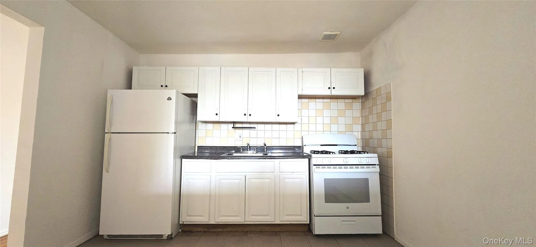 9517 84th Street, New York, NY, 3 Bedrooms Bedrooms, 5 Rooms Rooms,2 BathroomsBathrooms,Residential Lease,For Rent,84th,0,1019184 9517 84th Street, New York, NY, 3 Bedrooms Bedrooms, 5 Rooms Rooms,2 BathroomsBathrooms,Residential Lease,For Rent,84th,0,1019184