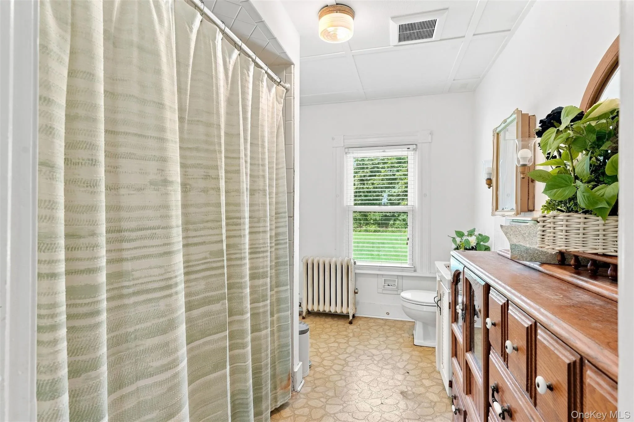 4073 Route 9W, Saugerties, NY, 3 Bedrooms Bedrooms, 9 Rooms Rooms,1 BathroomBathrooms,Residential,For Rent,Route 9W,0,1019192 4073 Route 9W, Saugerties, NY, 3 Bedrooms Bedrooms, 9 Rooms Rooms,1 BathroomBathrooms,Residential,For Rent,Route 9W,0,1019192