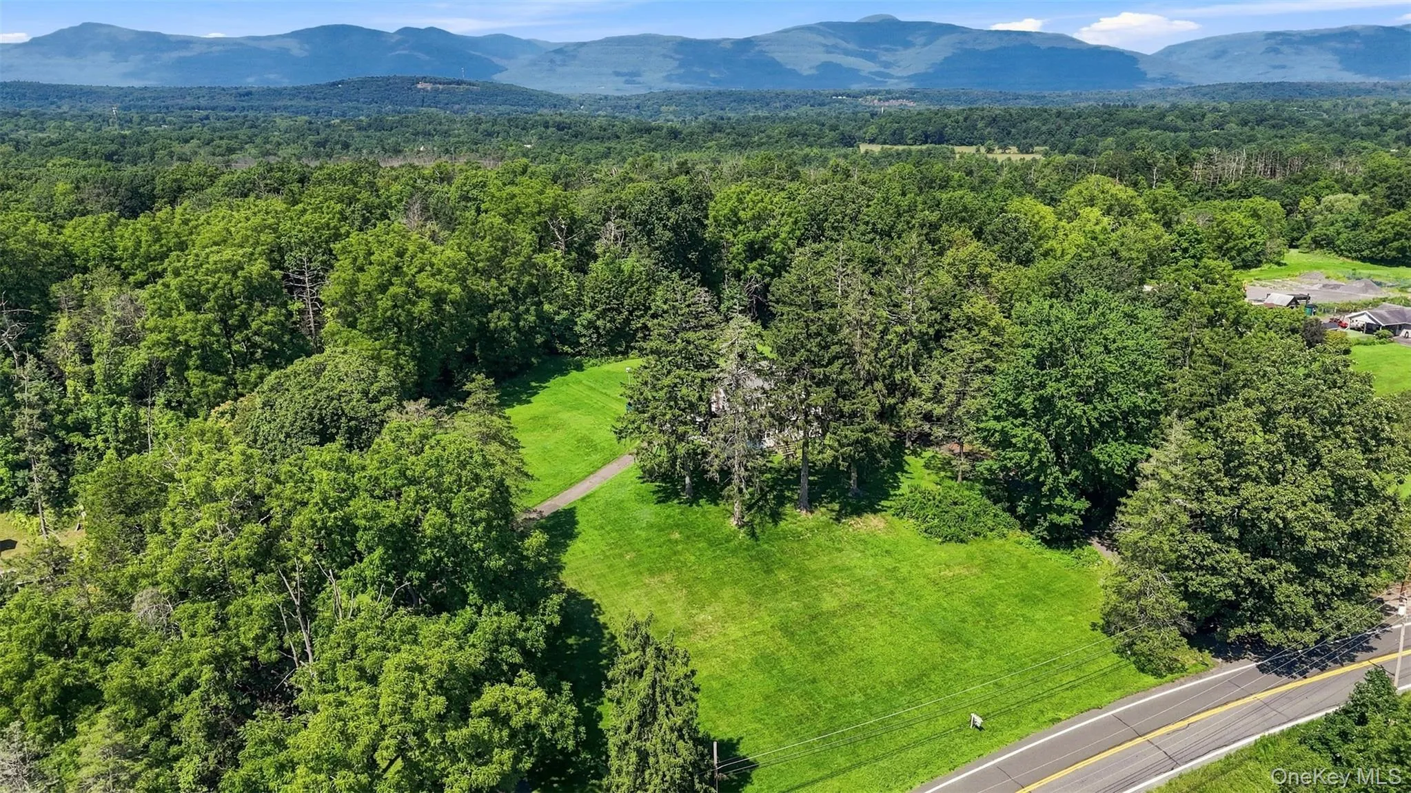 4073 Route 9W, Saugerties, NY, 3 Bedrooms Bedrooms, 9 Rooms Rooms,1 BathroomBathrooms,Residential,For Rent,Route 9W,0,1019192 4073 Route 9W, Saugerties, NY, 3 Bedrooms Bedrooms, 9 Rooms Rooms,1 BathroomBathrooms,Residential,For Rent,Route 9W,0,1019192