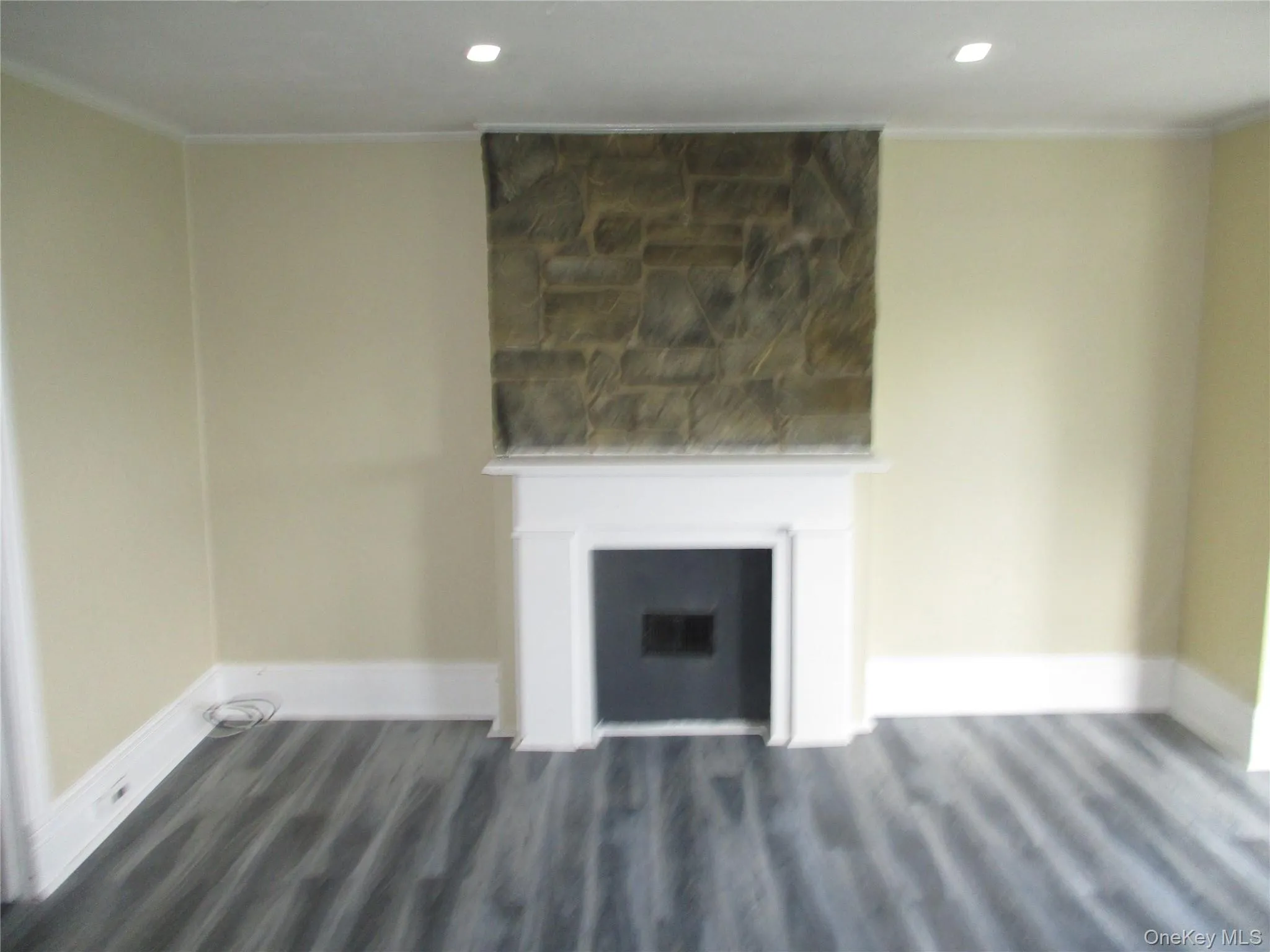 33 Bayview Terrace, Newburgh (city), NY, 1 Bedroom Bedrooms, 5 Rooms Rooms,1 BathroomBathrooms,Residential Lease,For Rent,Bayview,0,1019193 33 Bayview Terrace, Newburgh (city), NY, 1 Bedroom Bedrooms, 5 Rooms Rooms,1 BathroomBathrooms,Residential Lease,For Rent,Bayview,0,1019193