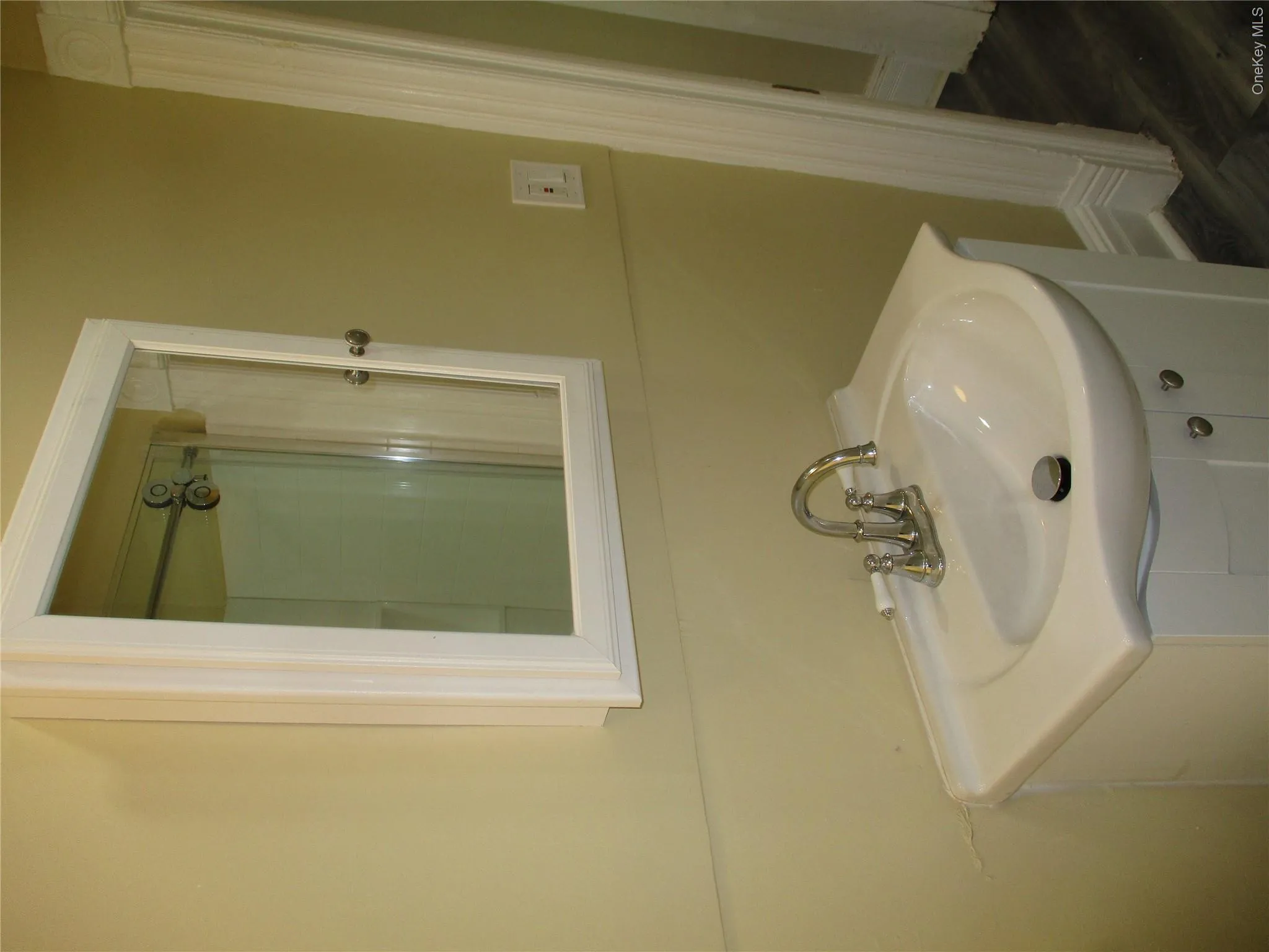 33 Bayview Terrace, Newburgh (city), NY, 1 Bedroom Bedrooms, 5 Rooms Rooms,1 BathroomBathrooms,Residential Lease,For Rent,Bayview,0,1019193 33 Bayview Terrace, Newburgh (city), NY, 1 Bedroom Bedrooms, 5 Rooms Rooms,1 BathroomBathrooms,Residential Lease,For Rent,Bayview,0,1019193