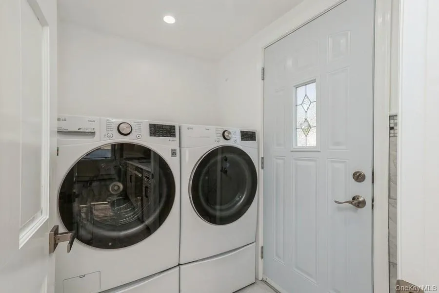 66 Wicks Path, Huntington, NY, 4 Bedrooms Bedrooms, 8 Rooms Rooms,3 BathroomsBathrooms,Residential Lease,For Rent,Wicks,0,1019197 66 Wicks Path, Huntington, NY, 4 Bedrooms Bedrooms, 8 Rooms Rooms,3 BathroomsBathrooms,Residential Lease,For Rent,Wicks,0,1019197
