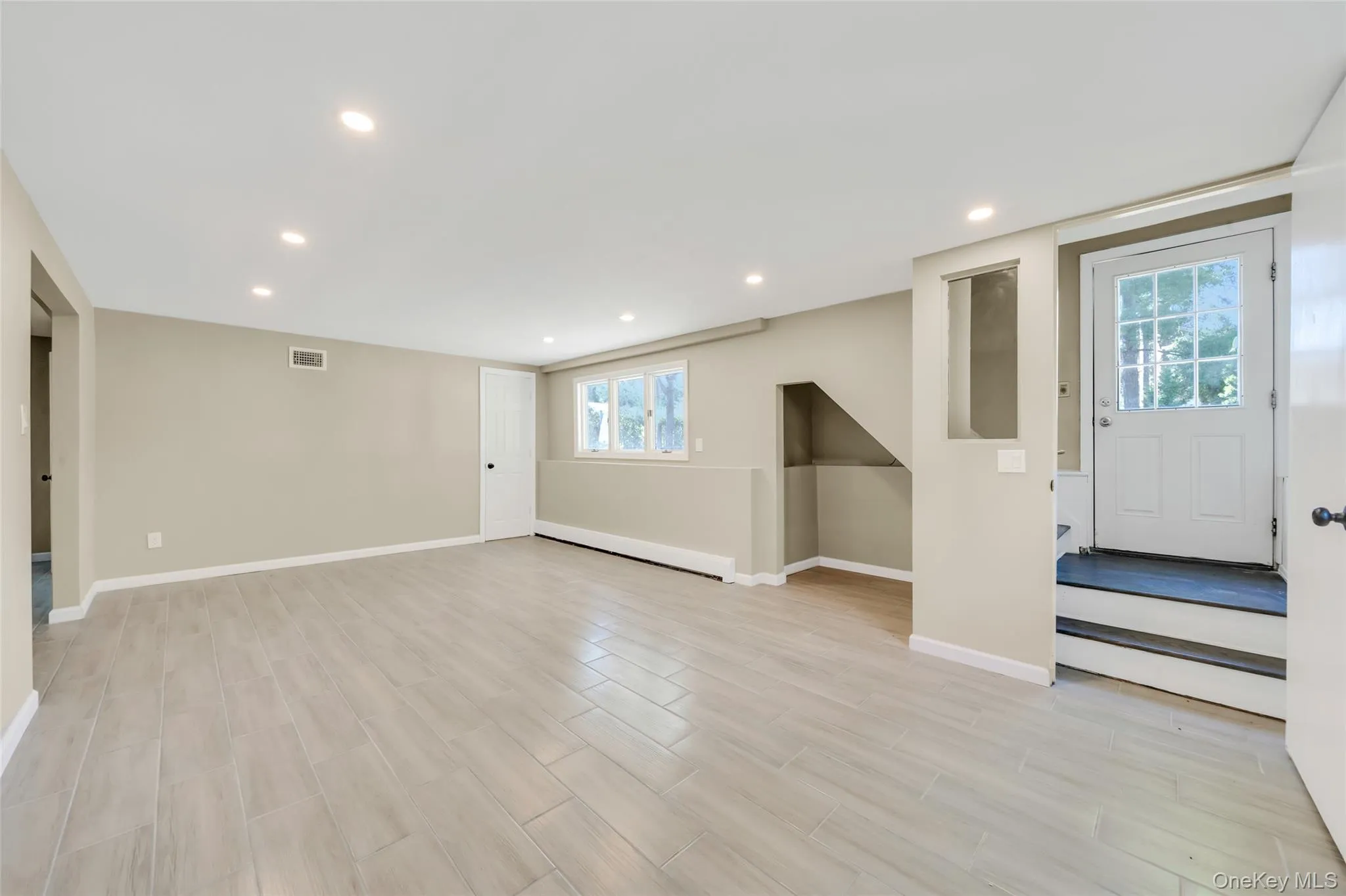14 Stanley Place, Smithtown, NY, 4 Bedrooms Bedrooms, 9 Rooms Rooms,2 BathroomsBathrooms,Residential,For Rent,Stanley,0,1019198 14 Stanley Place, Smithtown, NY, 4 Bedrooms Bedrooms, 9 Rooms Rooms,2 BathroomsBathrooms,Residential,For Rent,Stanley,0,1019198
