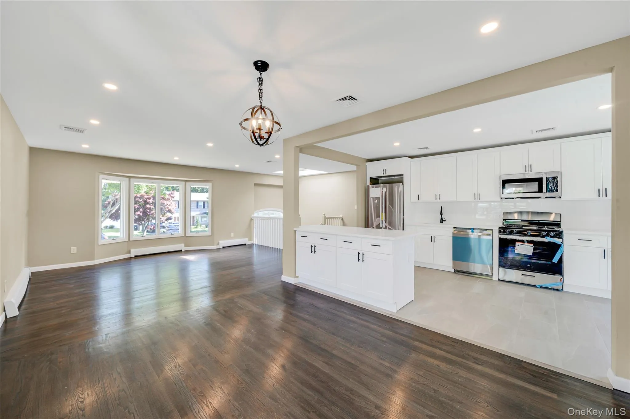 14 Stanley Place, Smithtown, NY, 4 Bedrooms Bedrooms, 9 Rooms Rooms,2 BathroomsBathrooms,Residential,For Rent,Stanley,0,1019198 14 Stanley Place, Smithtown, NY, 4 Bedrooms Bedrooms, 9 Rooms Rooms,2 BathroomsBathrooms,Residential,For Rent,Stanley,0,1019198