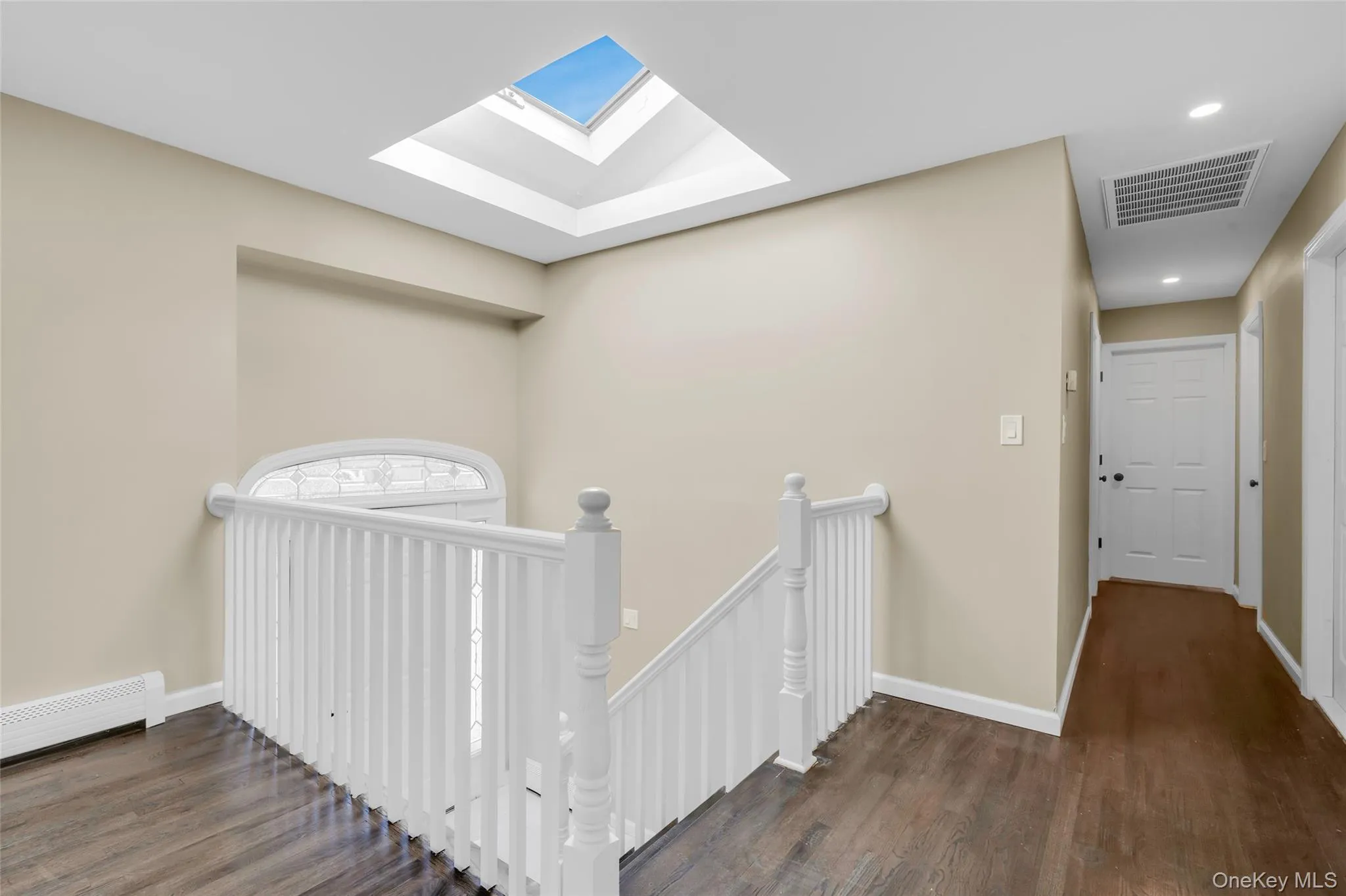 14 Stanley Place, Smithtown, NY, 4 Bedrooms Bedrooms, 9 Rooms Rooms,2 BathroomsBathrooms,Residential,For Rent,Stanley,0,1019198 14 Stanley Place, Smithtown, NY, 4 Bedrooms Bedrooms, 9 Rooms Rooms,2 BathroomsBathrooms,Residential,For Rent,Stanley,0,1019198