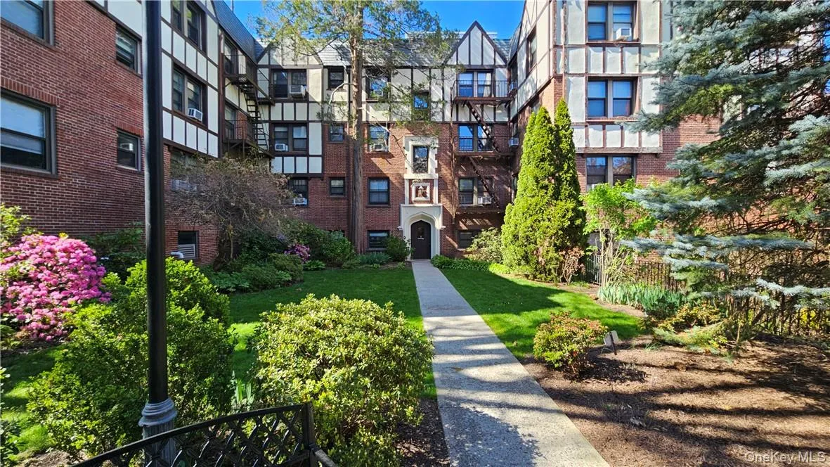 3 Greenridge Avenue, White Plains, NY, 1 Bedroom Bedrooms, 3 Rooms Rooms,1 BathroomBathrooms,Residential Lease,For Rent,Greenridge,0,1019199 3 Greenridge Avenue, White Plains, NY, 1 Bedroom Bedrooms, 3 Rooms Rooms,1 BathroomBathrooms,Residential Lease,For Rent,Greenridge,0,1019199