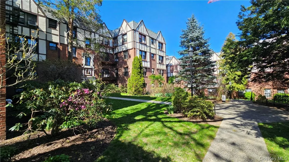 3 Greenridge Avenue, White Plains, NY, 1 Bedroom Bedrooms, 3 Rooms Rooms,1 BathroomBathrooms,Residential Lease,For Rent,Greenridge,0,1019199 3 Greenridge Avenue, White Plains, NY, 1 Bedroom Bedrooms, 3 Rooms Rooms,1 BathroomBathrooms,Residential Lease,For Rent,Greenridge,0,1019199