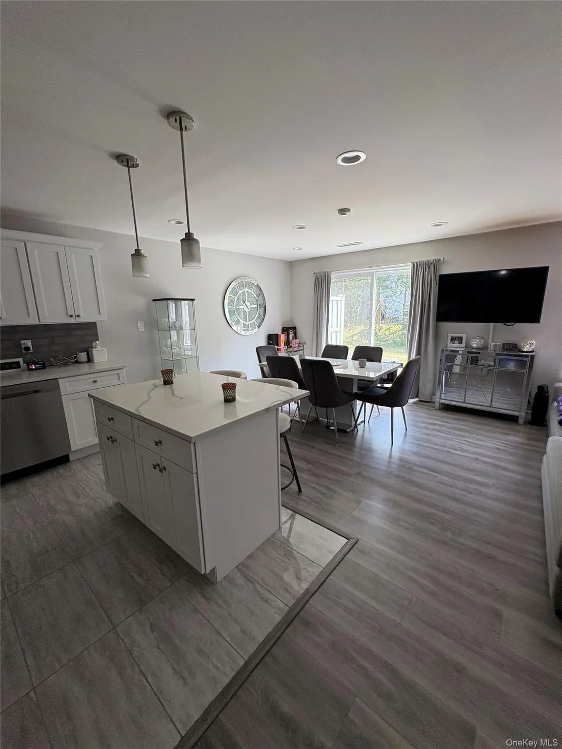 1307 Sara Circle, Brookhaven, NY, 2 Bedrooms Bedrooms, 6 Rooms Rooms,2 BathroomsBathrooms,Residential,For Rent,Sara,0,1019202 1307 Sara Circle, Brookhaven, NY, 2 Bedrooms Bedrooms, 6 Rooms Rooms,2 BathroomsBathrooms,Residential,For Rent,Sara,0,1019202