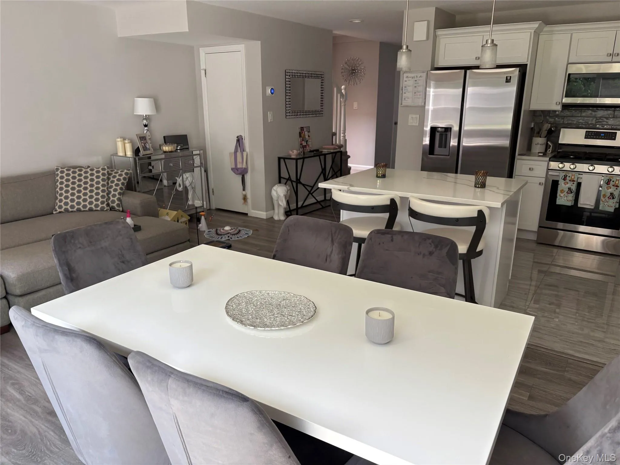1307 Sara Circle, Brookhaven, NY, 2 Bedrooms Bedrooms, 6 Rooms Rooms,2 BathroomsBathrooms,Residential,For Rent,Sara,0,1019202 1307 Sara Circle, Brookhaven, NY, 2 Bedrooms Bedrooms, 6 Rooms Rooms,2 BathroomsBathrooms,Residential,For Rent,Sara,0,1019202