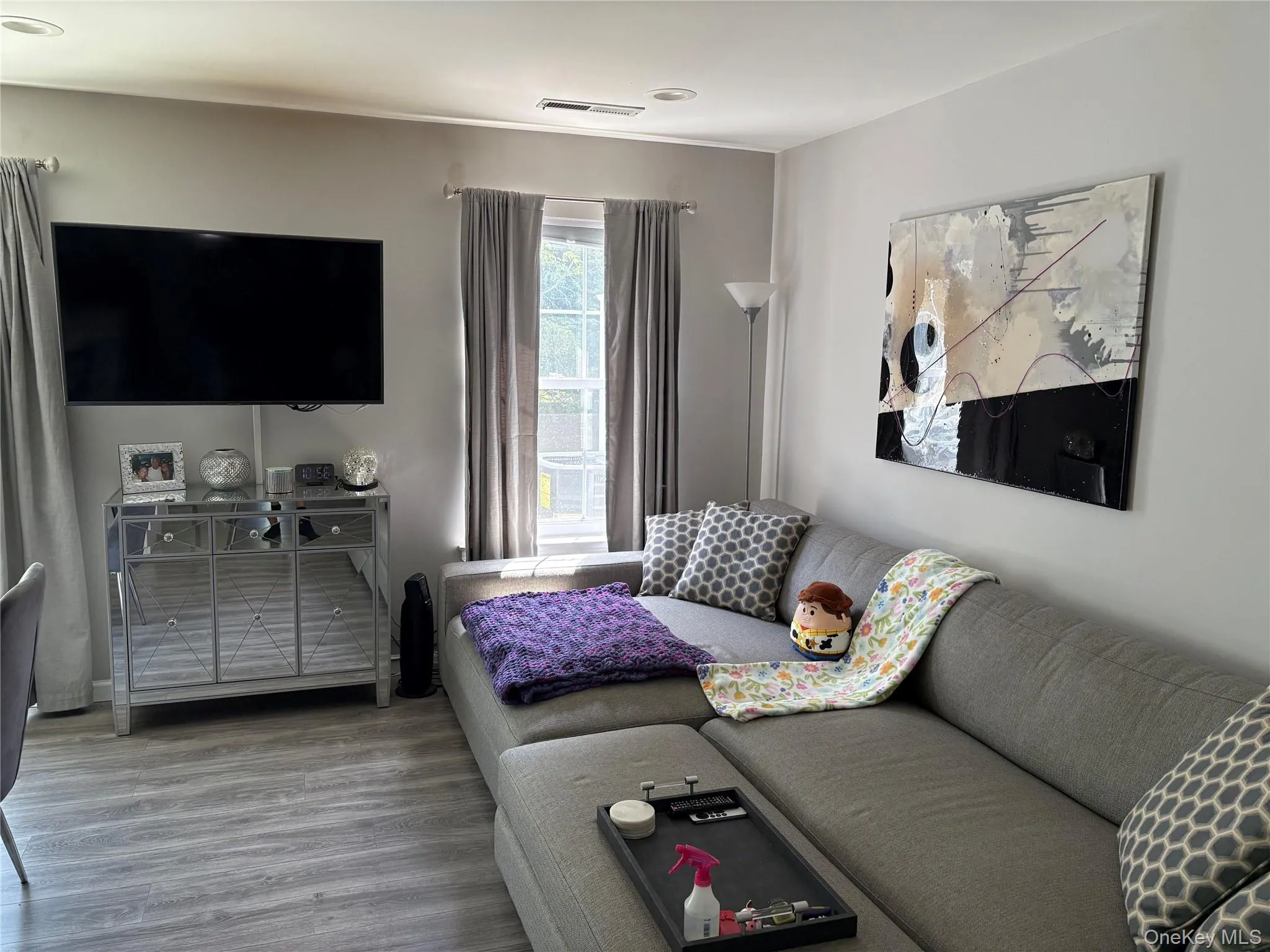 1307 Sara Circle, Brookhaven, NY, 2 Bedrooms Bedrooms, 6 Rooms Rooms,2 BathroomsBathrooms,Residential,For Rent,Sara,0,1019202 1307 Sara Circle, Brookhaven, NY, 2 Bedrooms Bedrooms, 6 Rooms Rooms,2 BathroomsBathrooms,Residential,For Rent,Sara,0,1019202