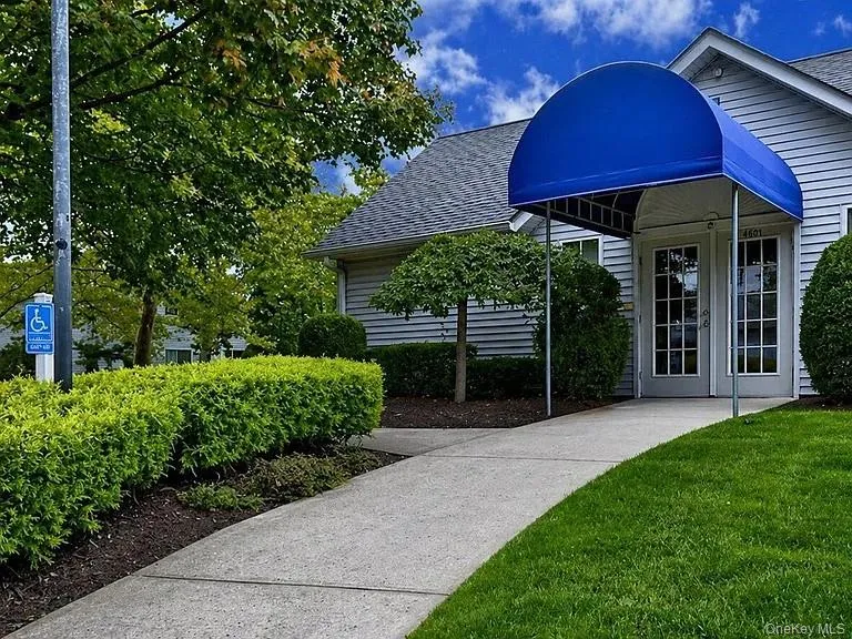 1307 Sara Circle, Brookhaven, NY, 2 Bedrooms Bedrooms, 6 Rooms Rooms,2 BathroomsBathrooms,Residential,For Rent,Sara,0,1019202 1307 Sara Circle, Brookhaven, NY, 2 Bedrooms Bedrooms, 6 Rooms Rooms,2 BathroomsBathrooms,Residential,For Rent,Sara,0,1019202