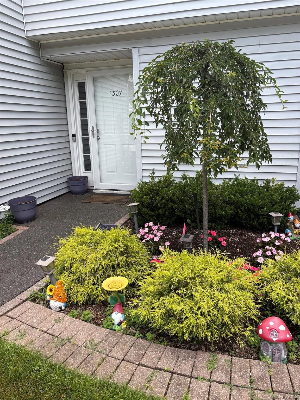 1307 Sara Circle, Brookhaven, NY, 2 Bedrooms Bedrooms, 6 Rooms Rooms,2 BathroomsBathrooms,Residential,For Rent,Sara,0,1019202 1307 Sara Circle, Brookhaven, NY, 2 Bedrooms Bedrooms, 6 Rooms Rooms,2 BathroomsBathrooms,Residential,For Rent,Sara,0,1019202