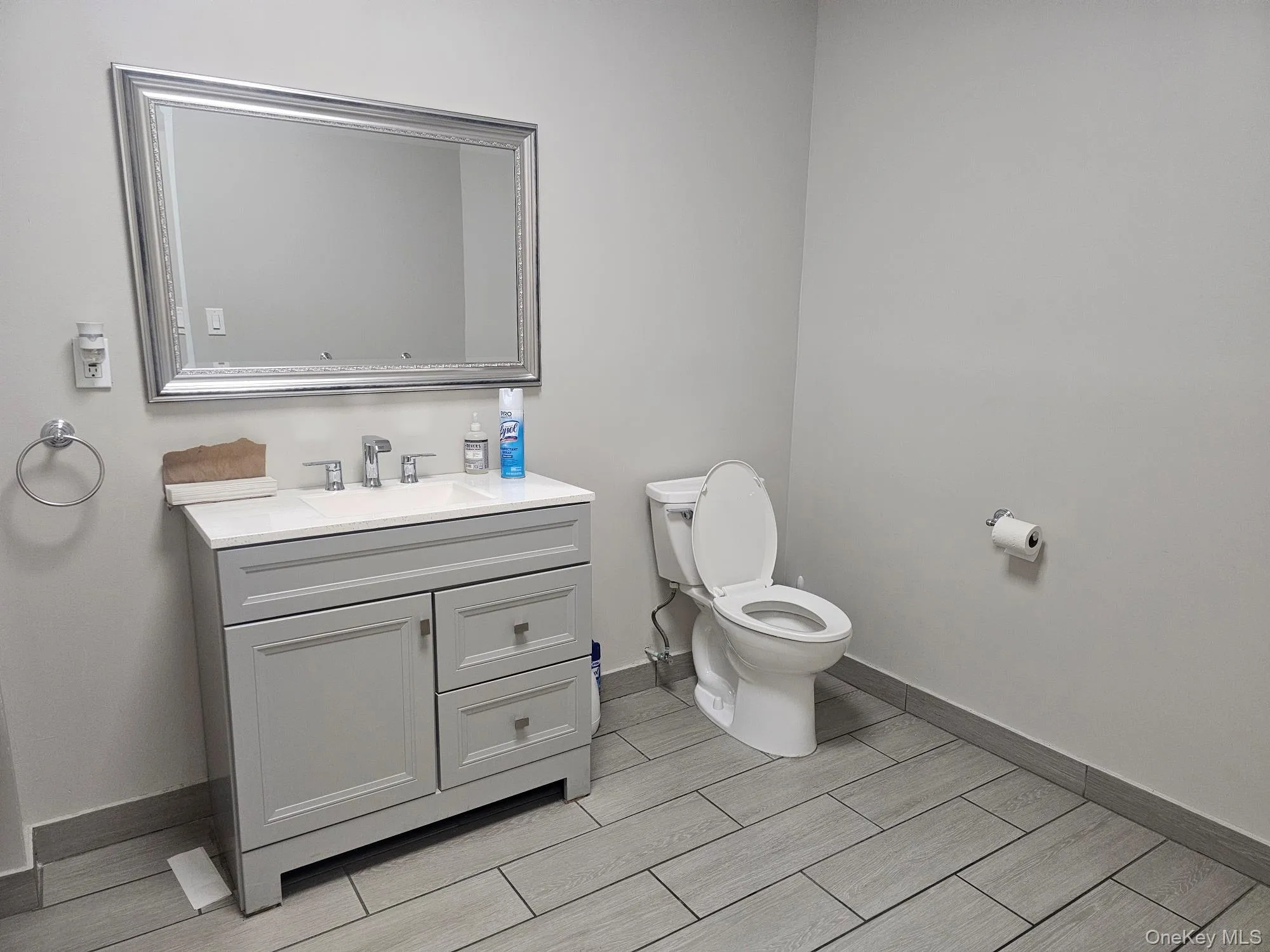 375 Deer Park Avenue, Babylon, NY, ,Commercial Lease,For Rent,Deer Park,0,1019203 375 Deer Park Avenue, Babylon, NY, ,Commercial Lease,For Rent,Deer Park,0,1019203