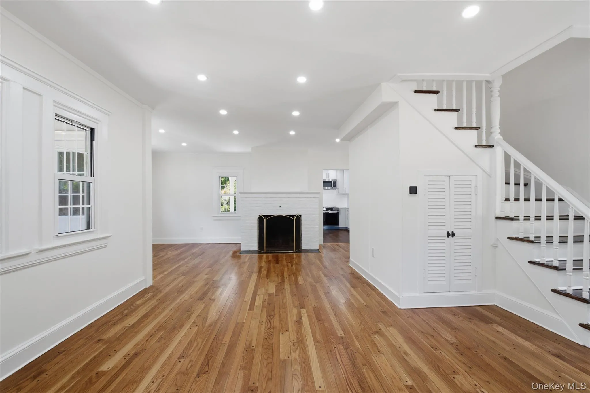 40 Broadway, Greenburgh, NY, 4 Bedrooms Bedrooms, 7 Rooms Rooms,2 BathroomsBathrooms,Residential Lease,For Rent,Broadway,0,KEY1019204 40 Broadway, Greenburgh, NY, 4 Bedrooms Bedrooms, 7 Rooms Rooms,2 BathroomsBathrooms,Residential Lease,For Rent,Broadway,0,KEY1019204