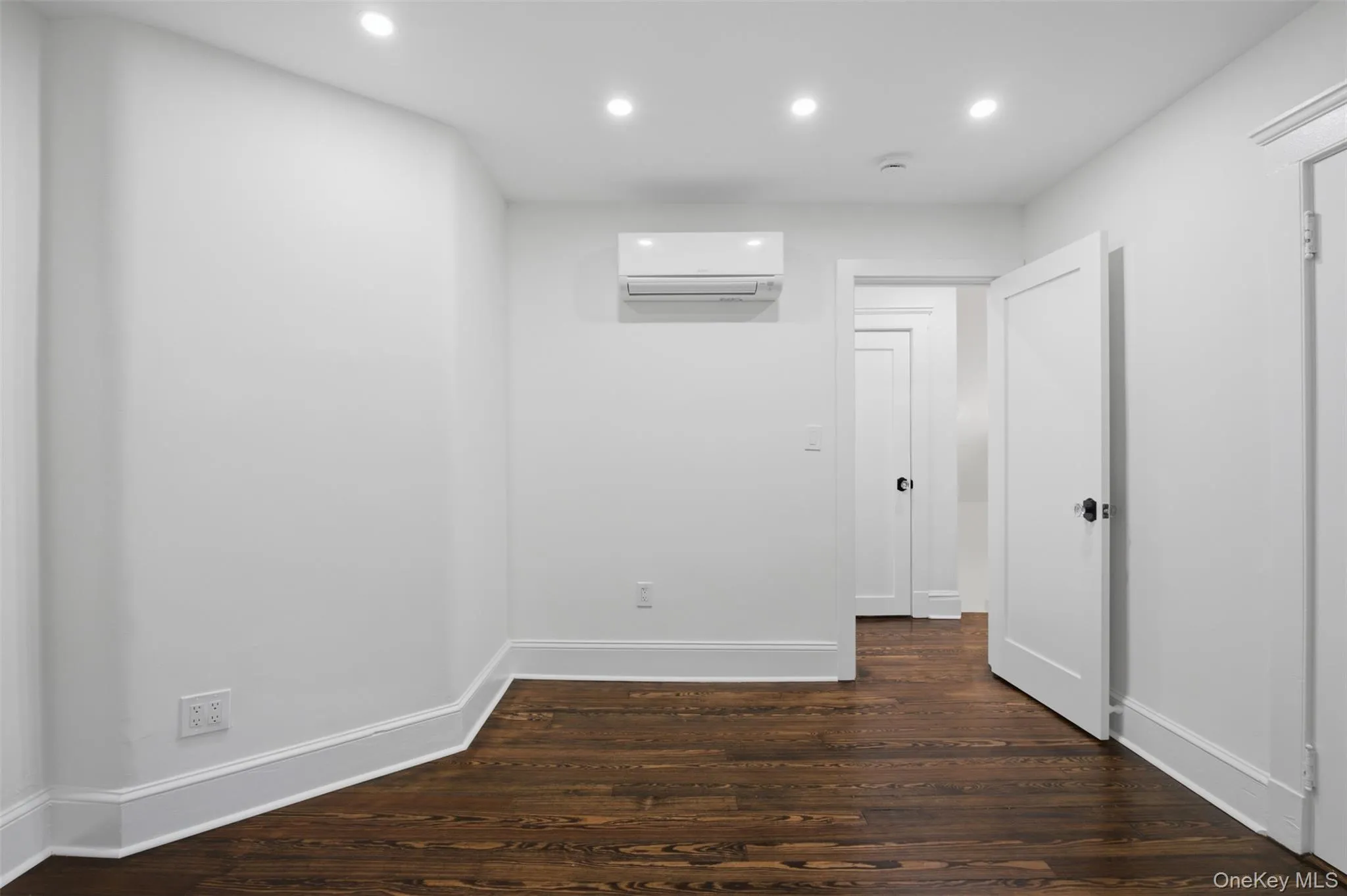 40 Broadway, Greenburgh, NY, 4 Bedrooms Bedrooms, 7 Rooms Rooms,2 BathroomsBathrooms,Residential Lease,For Rent,Broadway,0,KEY1019204 40 Broadway, Greenburgh, NY, 4 Bedrooms Bedrooms, 7 Rooms Rooms,2 BathroomsBathrooms,Residential Lease,For Rent,Broadway,0,KEY1019204