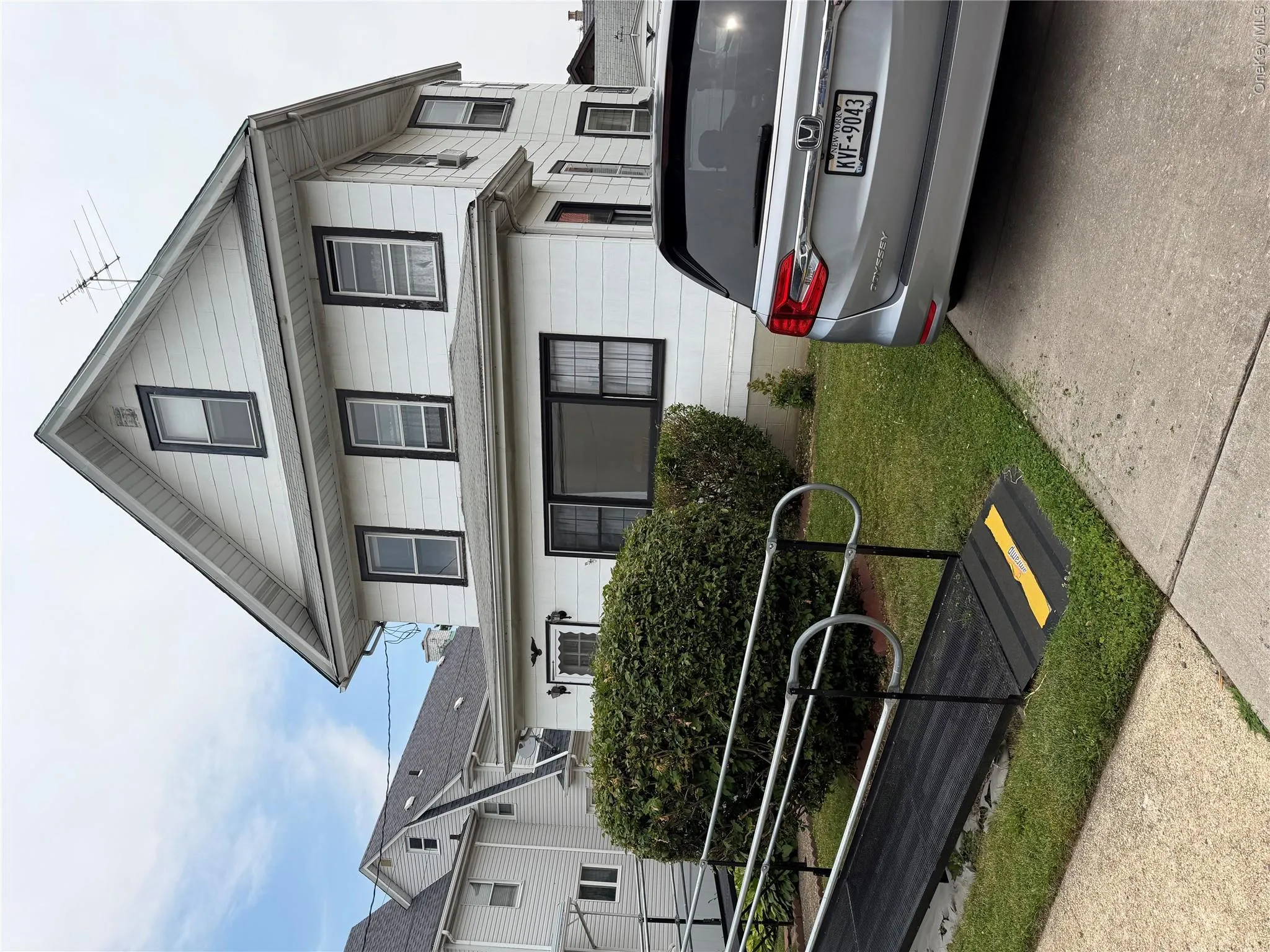 39-11 215th Street, New York, NY, 3 Bedrooms Bedrooms, 7 Rooms Rooms,1 BathroomBathrooms,Residential,For Rent,215th,0,1019205 39-11 215th Street, New York, NY, 3 Bedrooms Bedrooms, 7 Rooms Rooms,1 BathroomBathrooms,Residential,For Rent,215th,0,1019205