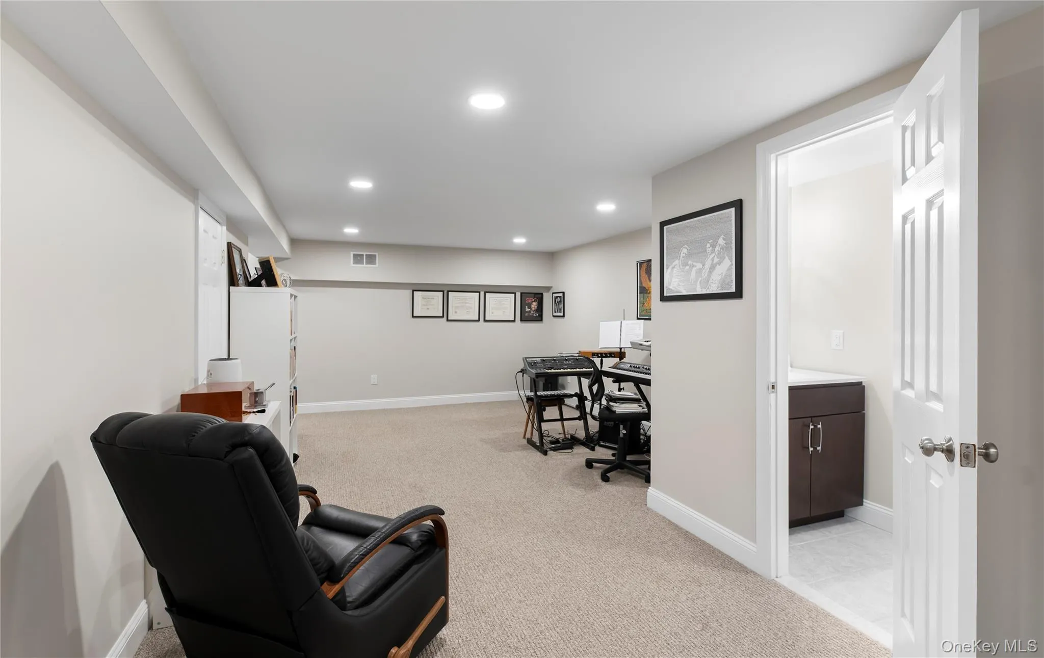 12 Sickletown Road, Orangetown, NY, 4 Bedrooms Bedrooms, 8 Rooms Rooms,2 BathroomsBathrooms,Residential,For Rent,Sickletown,0,1019210 12 Sickletown Road, Orangetown, NY, 4 Bedrooms Bedrooms, 8 Rooms Rooms,2 BathroomsBathrooms,Residential,For Rent,Sickletown,0,1019210